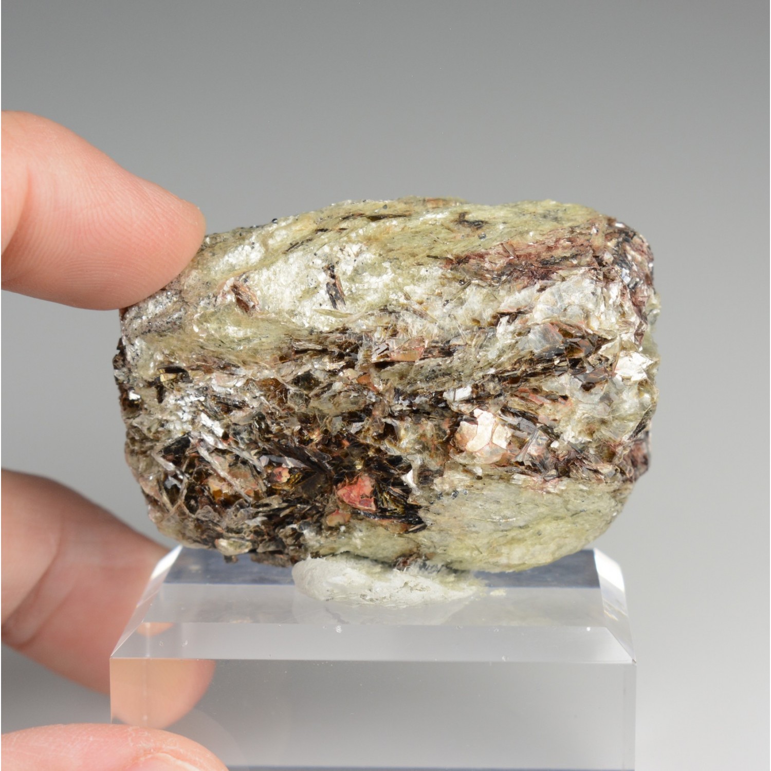 Garnet var. spessartine - Loliondo, Arusha, Tanzania