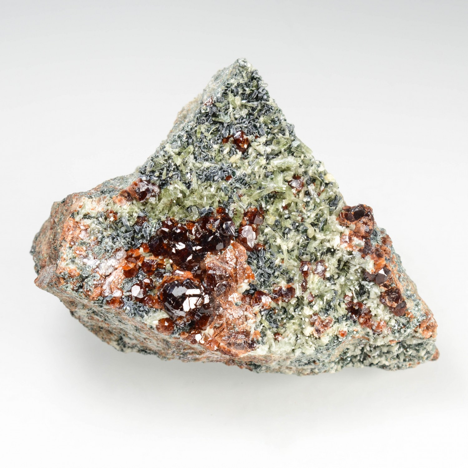 Grenat, clinochlore et diopside - Rodingites italiennes, Piémont/Vallée d'Aoste, Italie