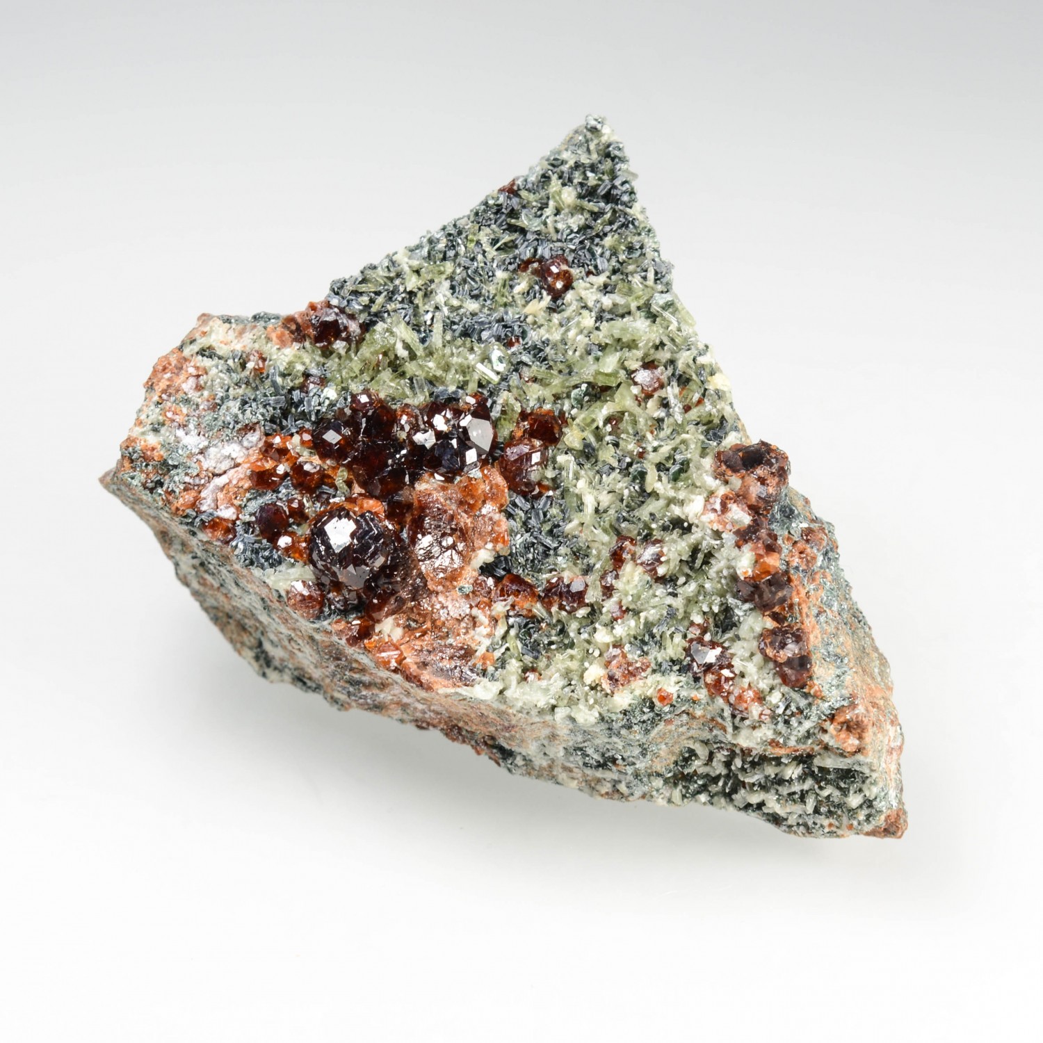 Grenat, clinochlore et diopside - Rodingites italiennes, Piémont/Vallée d'Aoste, Italie