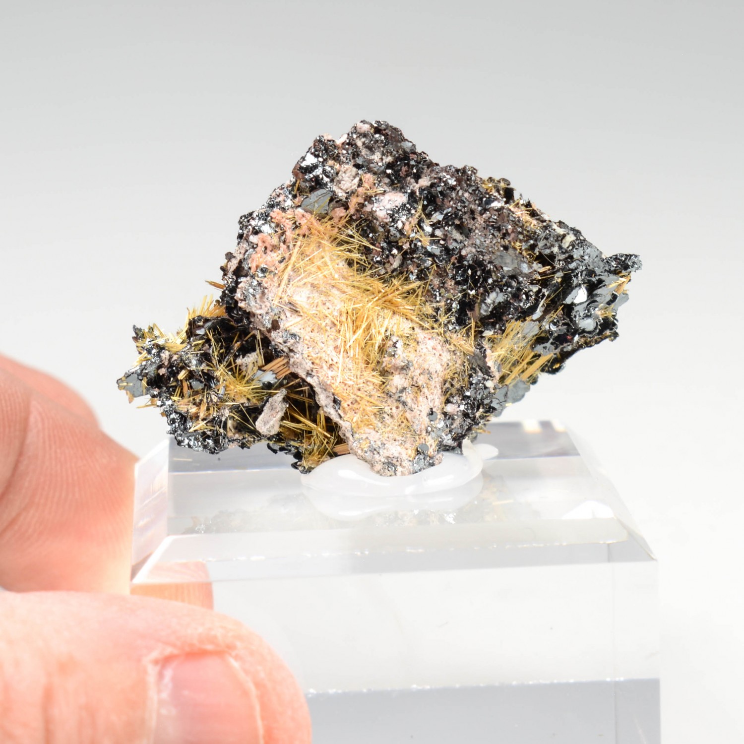 Rutile and hematite - Novo Horizonte, Bahia, Brazil