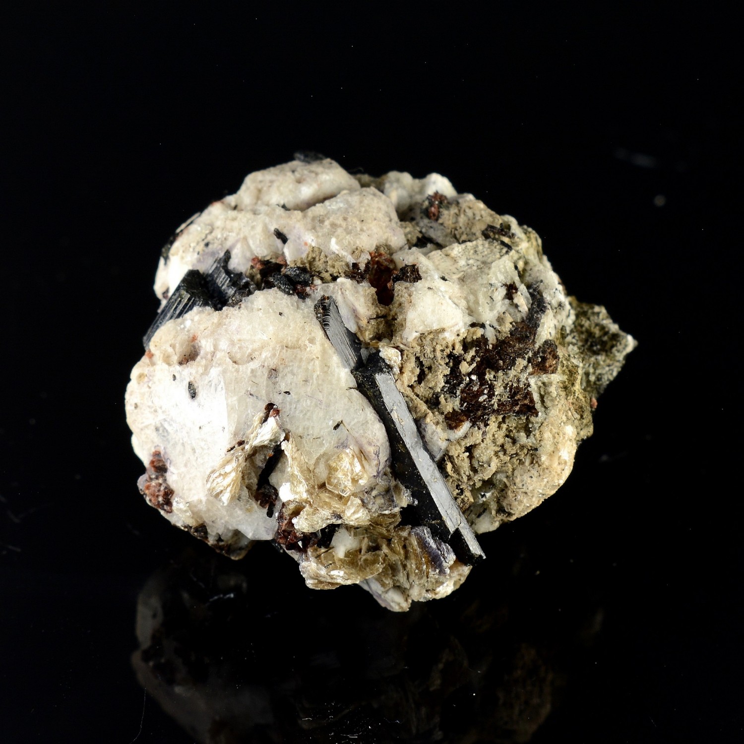 Aegerine, analcime, muscovite - Mont Saint Hilaire, Quebec, Canada