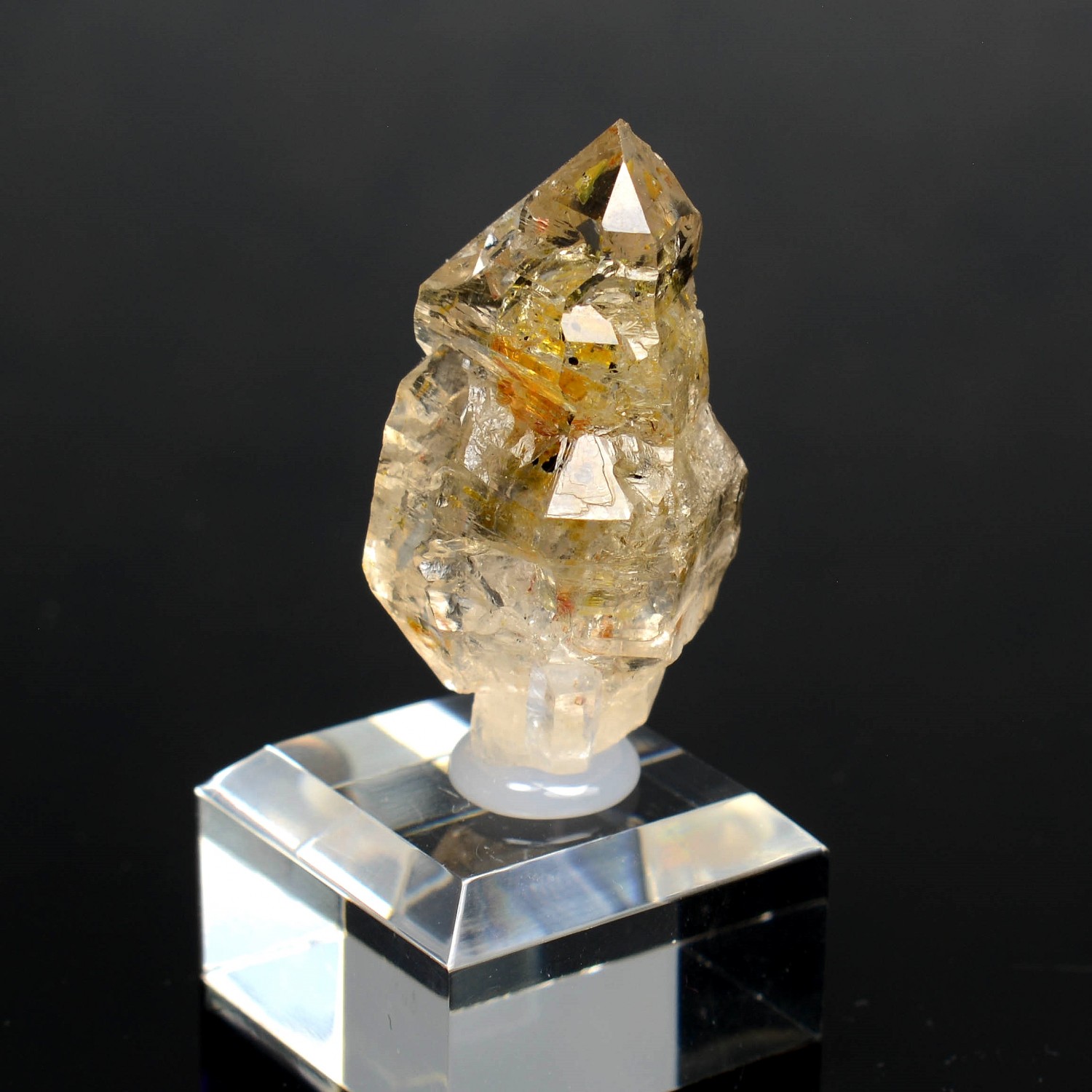 Firefly quartz with petroleum inclusions - Madirobe, Madagascar