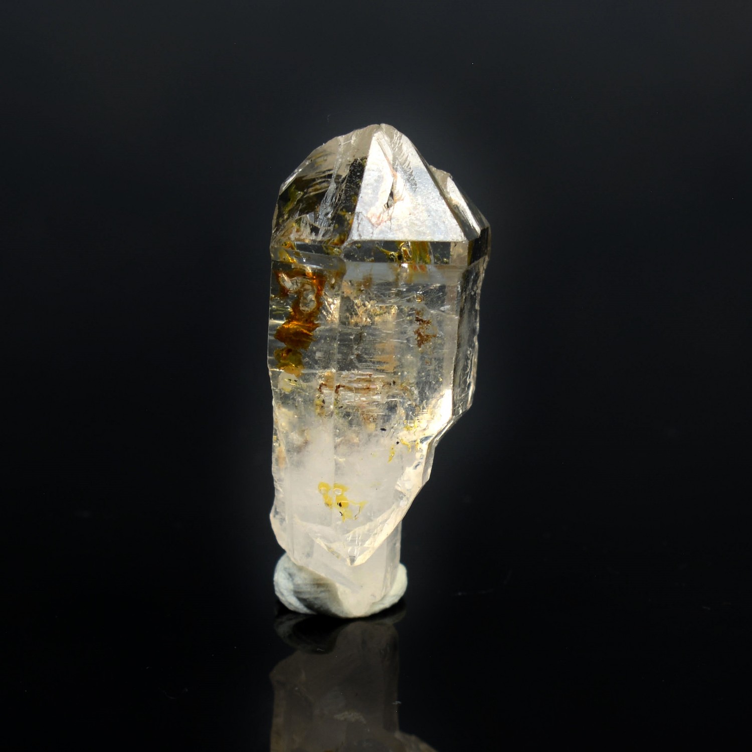 Quartz luciole à inclusions de pétrole - Madirobe, district de Besalampy, Région de Melaky, Madagascar