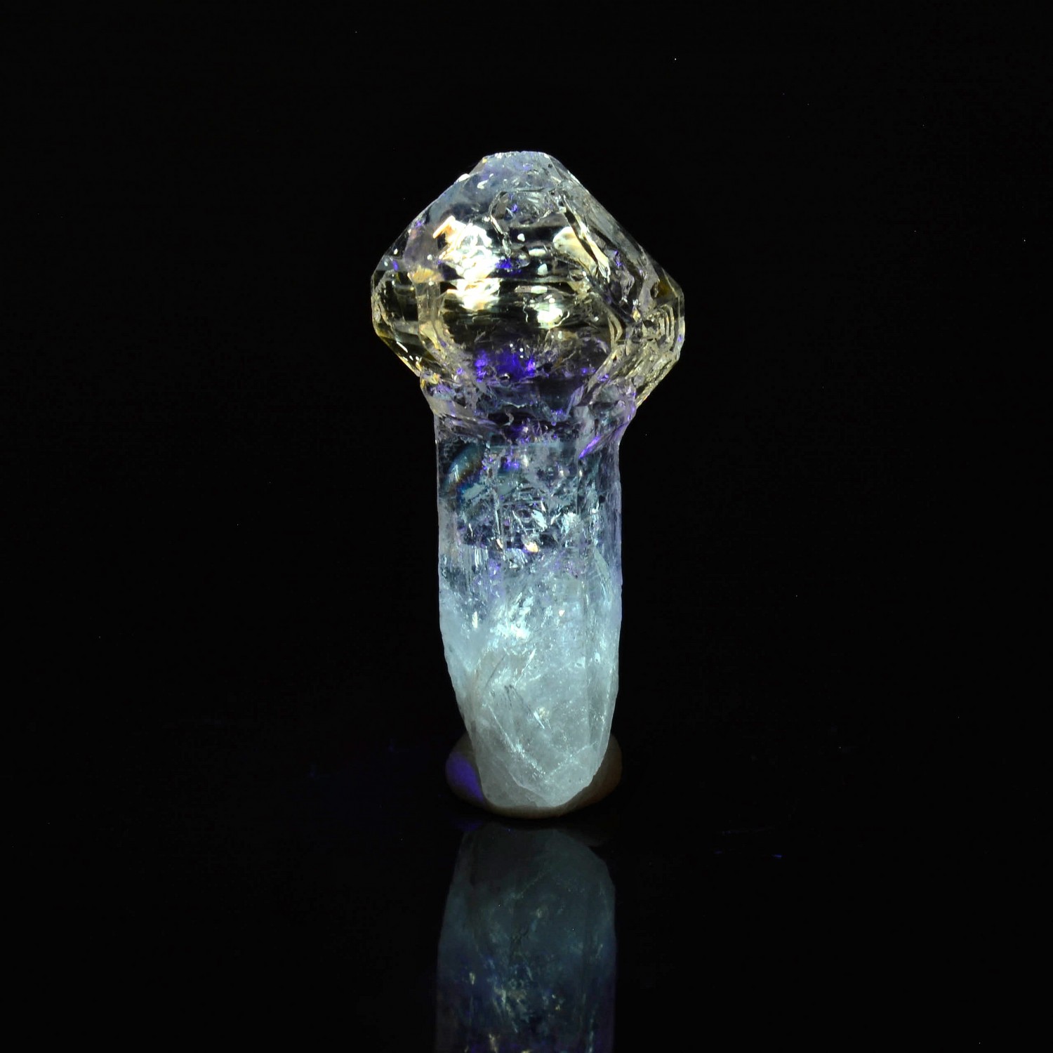 Quartz luciole à inclusions de pétrole - Madirobe, Madagascar