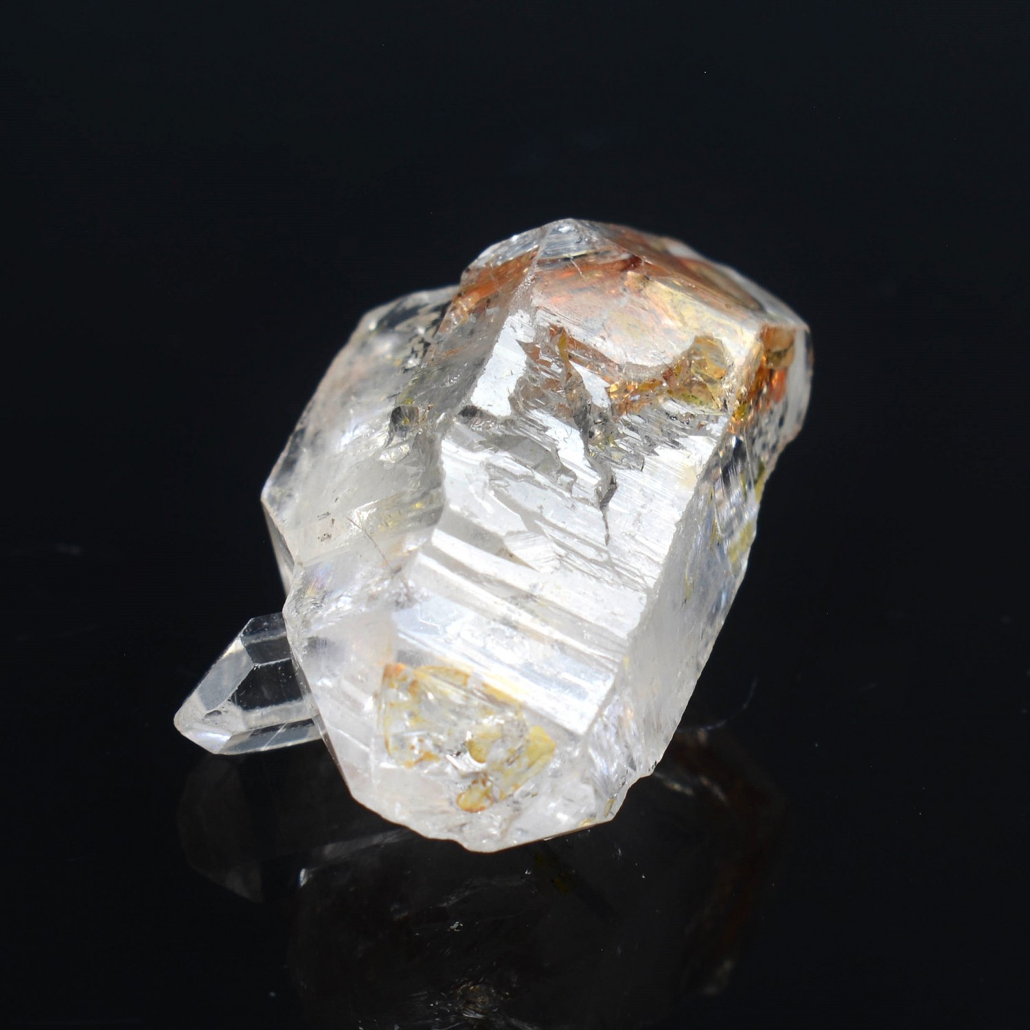 Quartz luciole à inclusions de pétrole - Madirobe, Madagascar