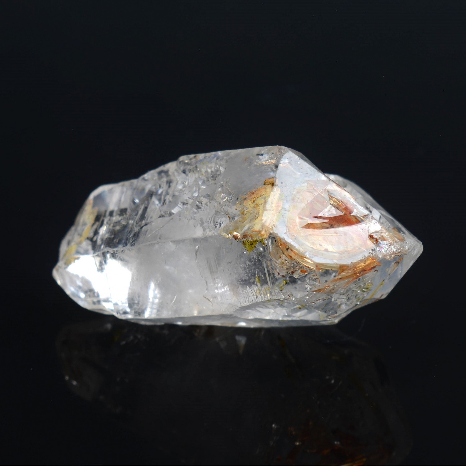 Quartz luciole à inclusions de pétrole - Madirobe, Madagascar