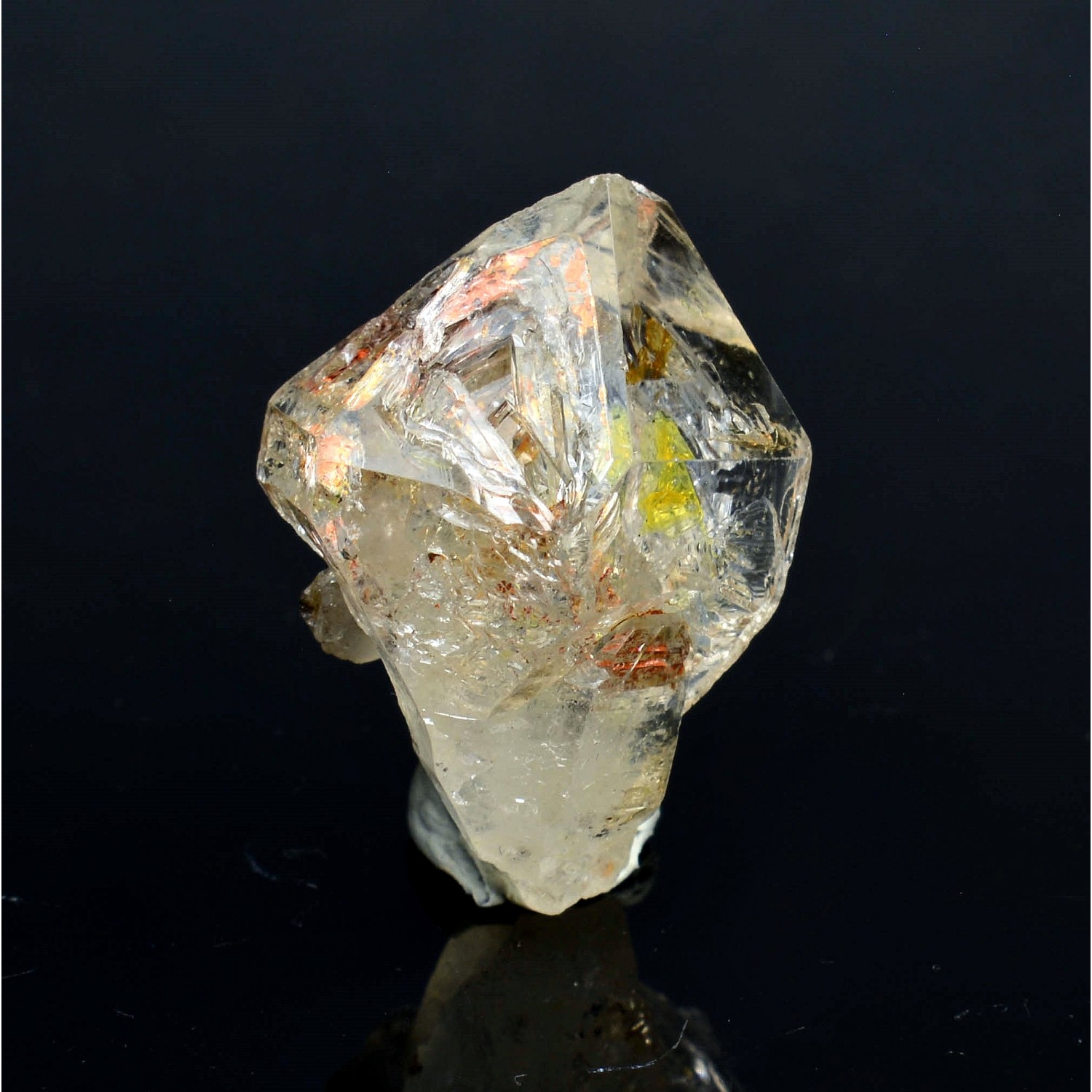 Quartz luciole à inclusions de pétrole - Madirobe, Madagascar