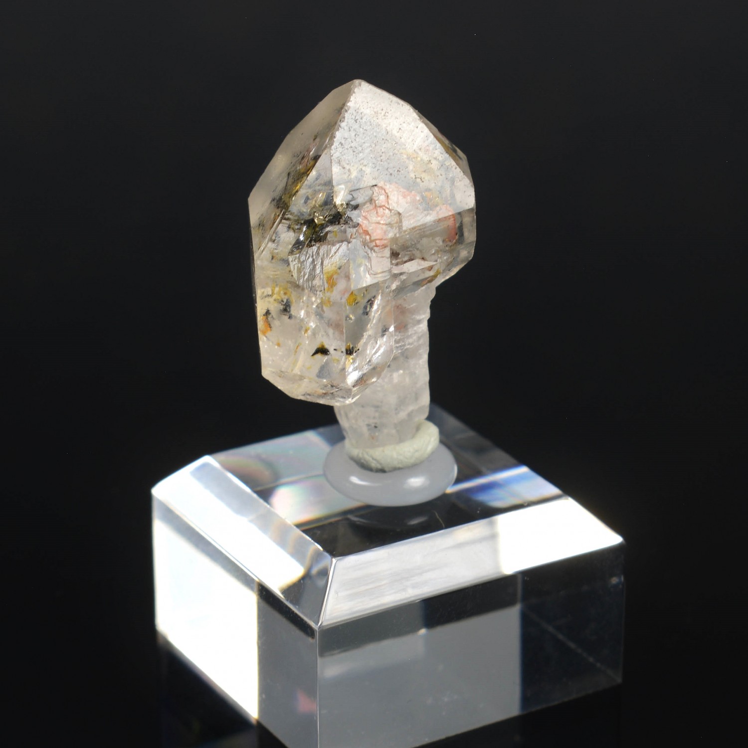 Quartz luciole à inclusions de pétrole - Madirobe, Madagascar