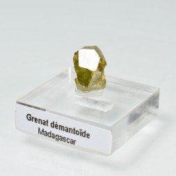 Grenat démantoïde - Antetezambato, District d'Ambanja, Madagascar