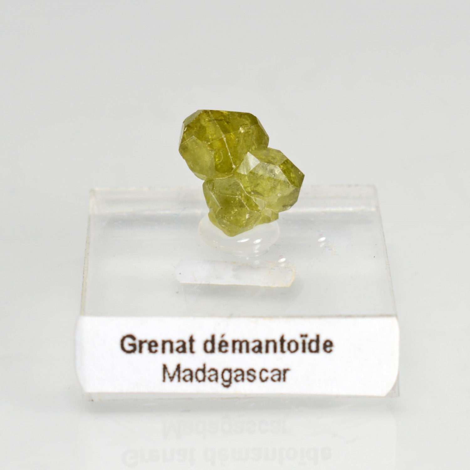 Grenat démantoïde - Antetezambato, District d'Ambanja, Madagascar