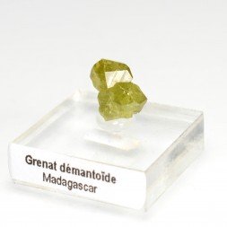 Demantoid garnet - Antetezambato, Ambanja District, Madagascar