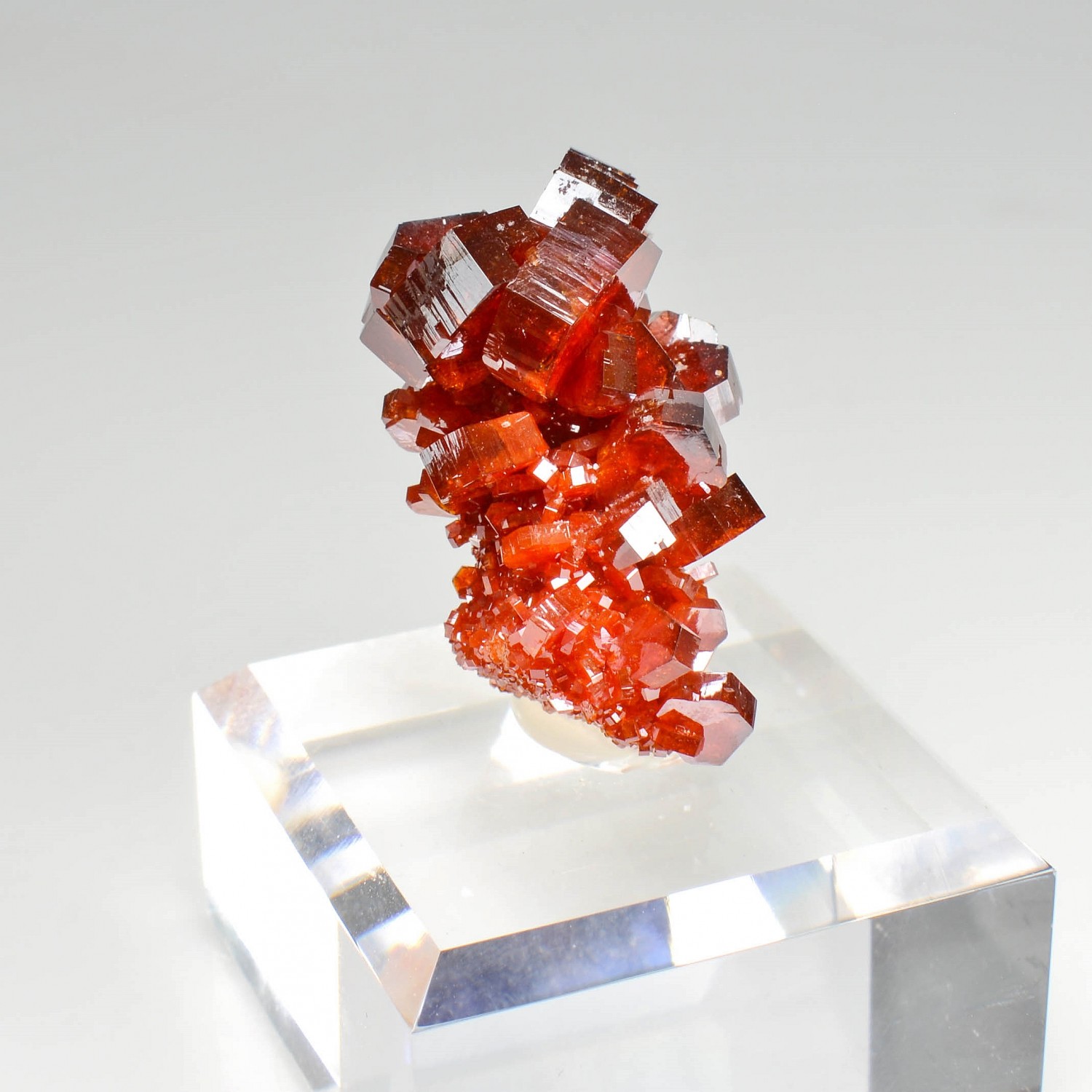 Vanadinite sur barytine - District minier de Mibladen, Maroc