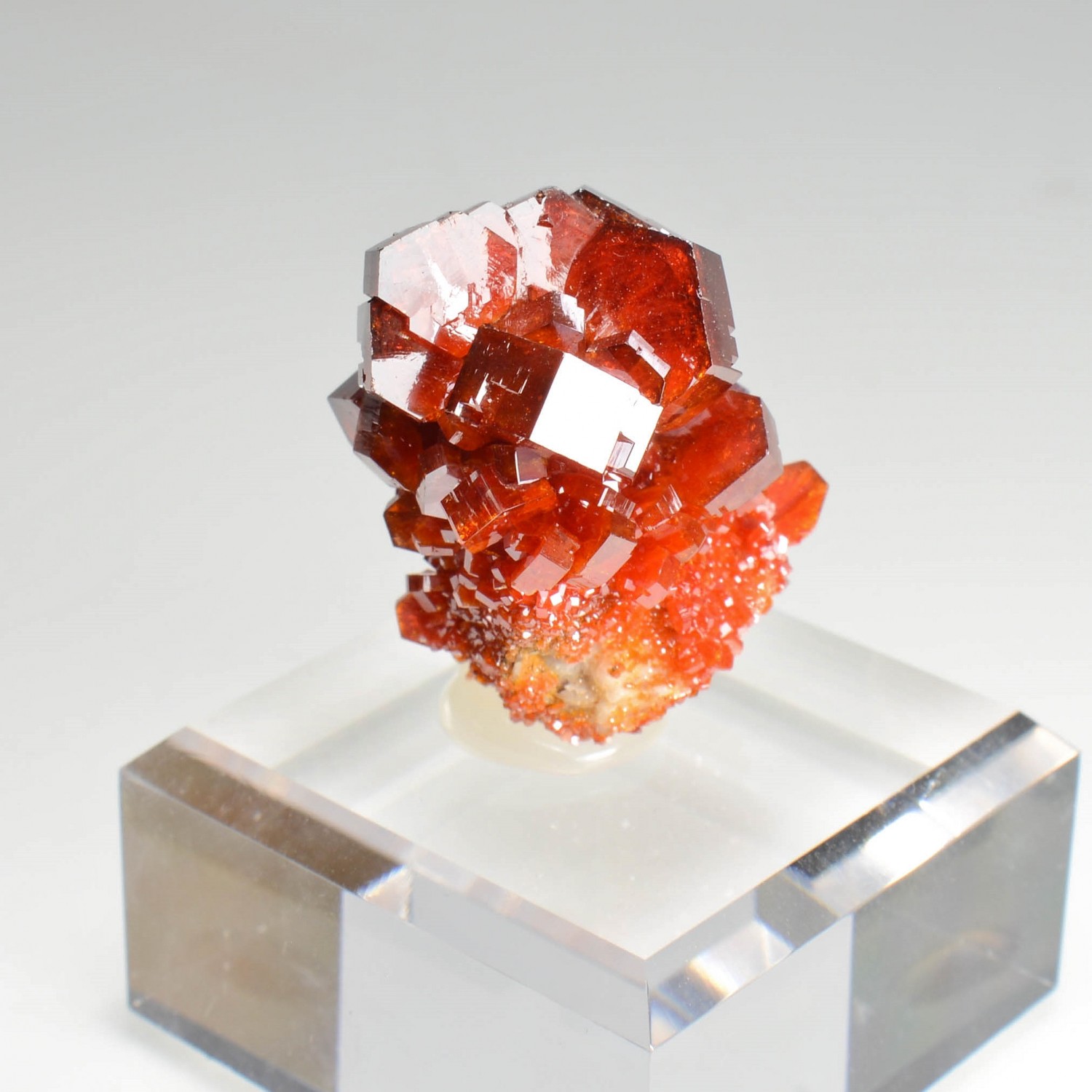 Vanadinite sur barytine - District minier de Mibladen, Maroc