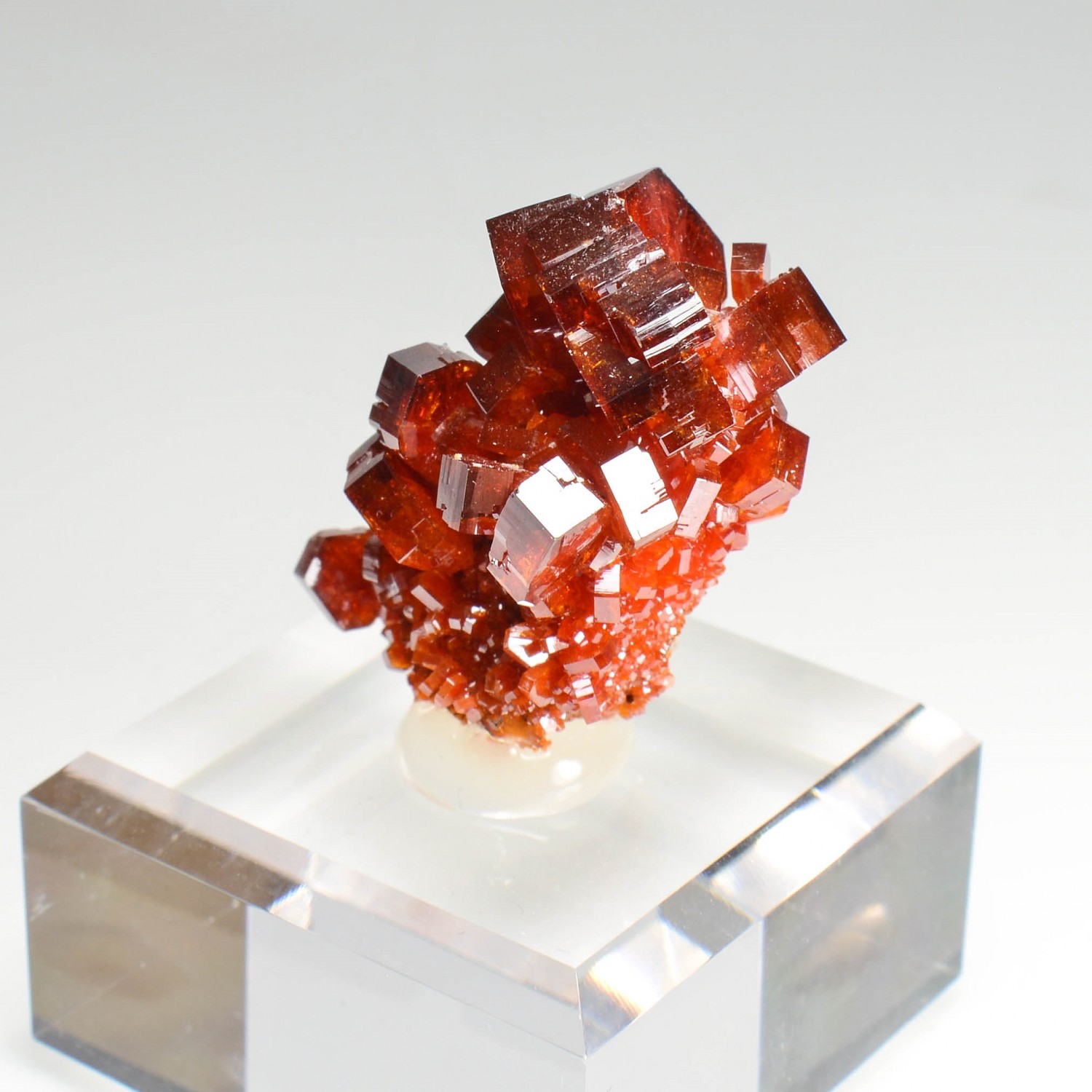 Vanadinite sur barytine - District minier de Mibladen, Maroc