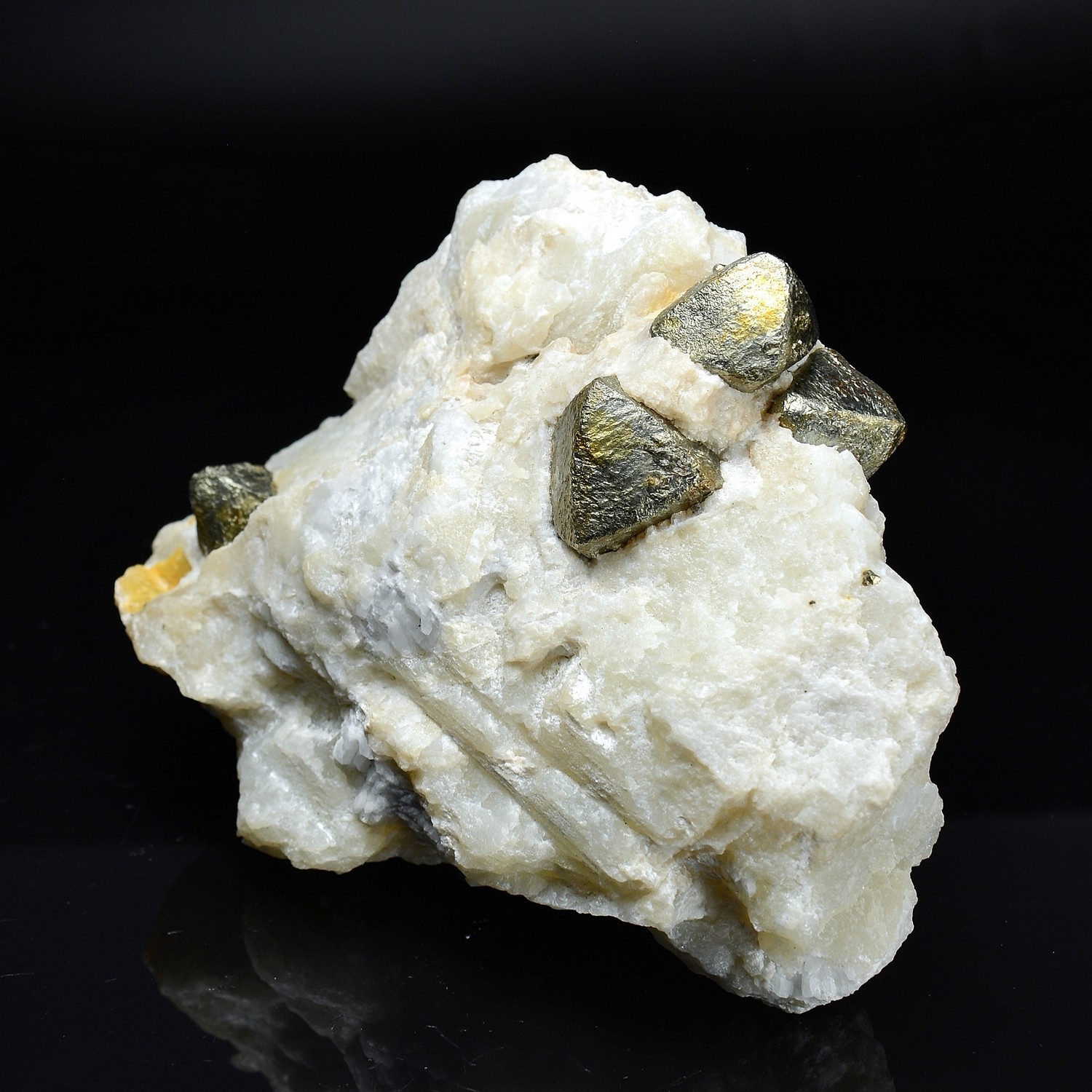 Pyrite sur Talc - Trimouns, Luzenac, Ariège, France