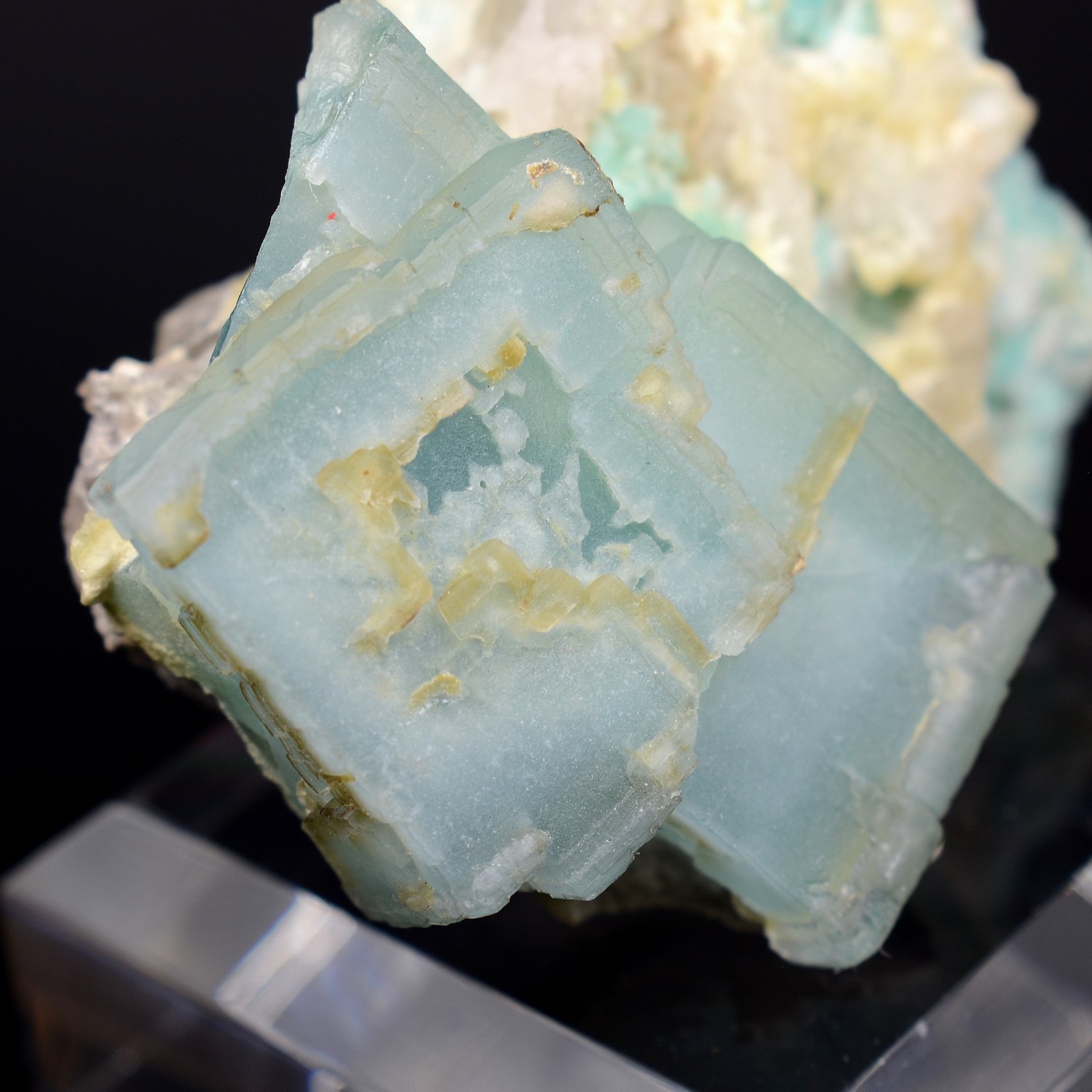 Fluorine, amazonite et quartz - Fazenda do Centro, Espirito Santo, Brésil