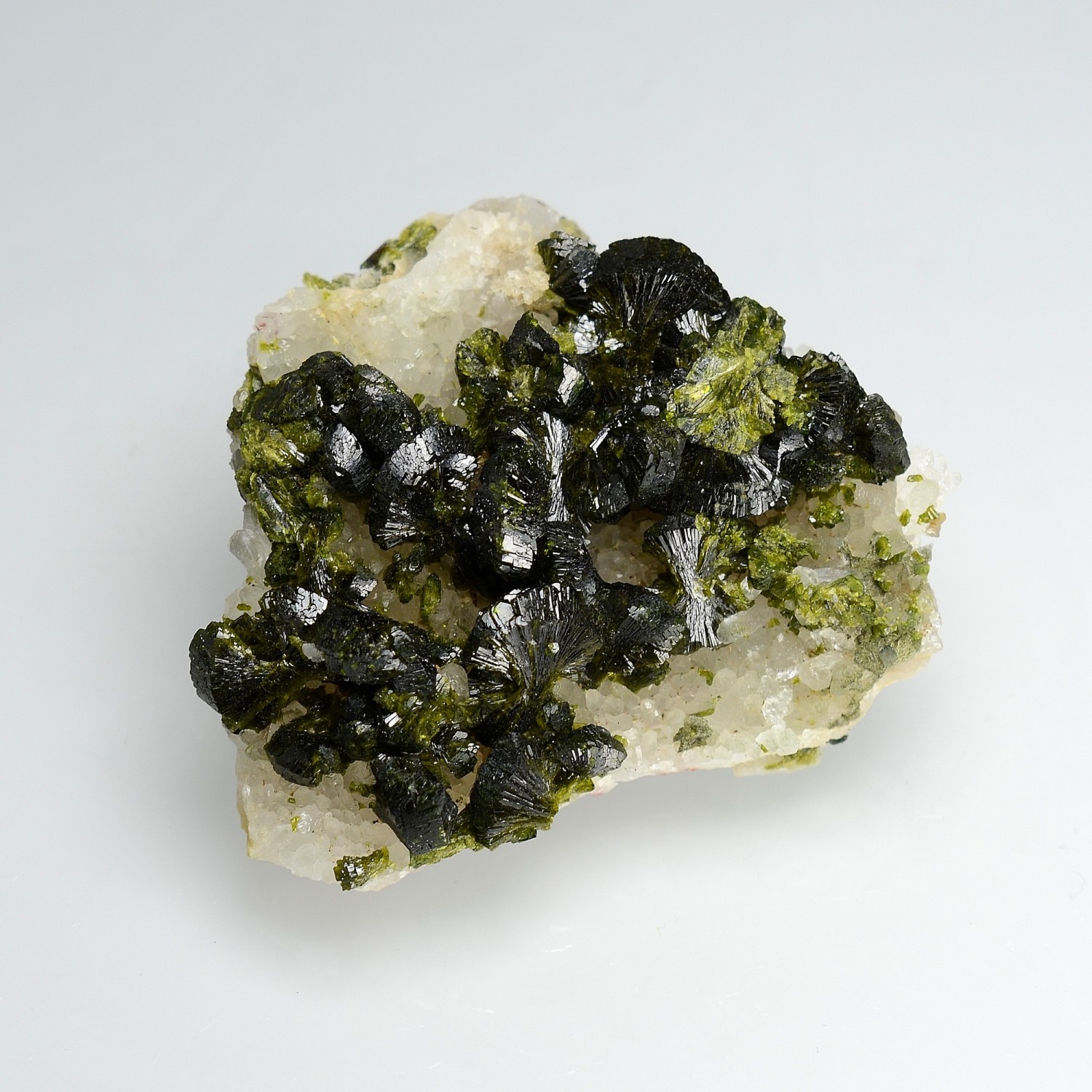 Epidote - Imilchil, Maroc