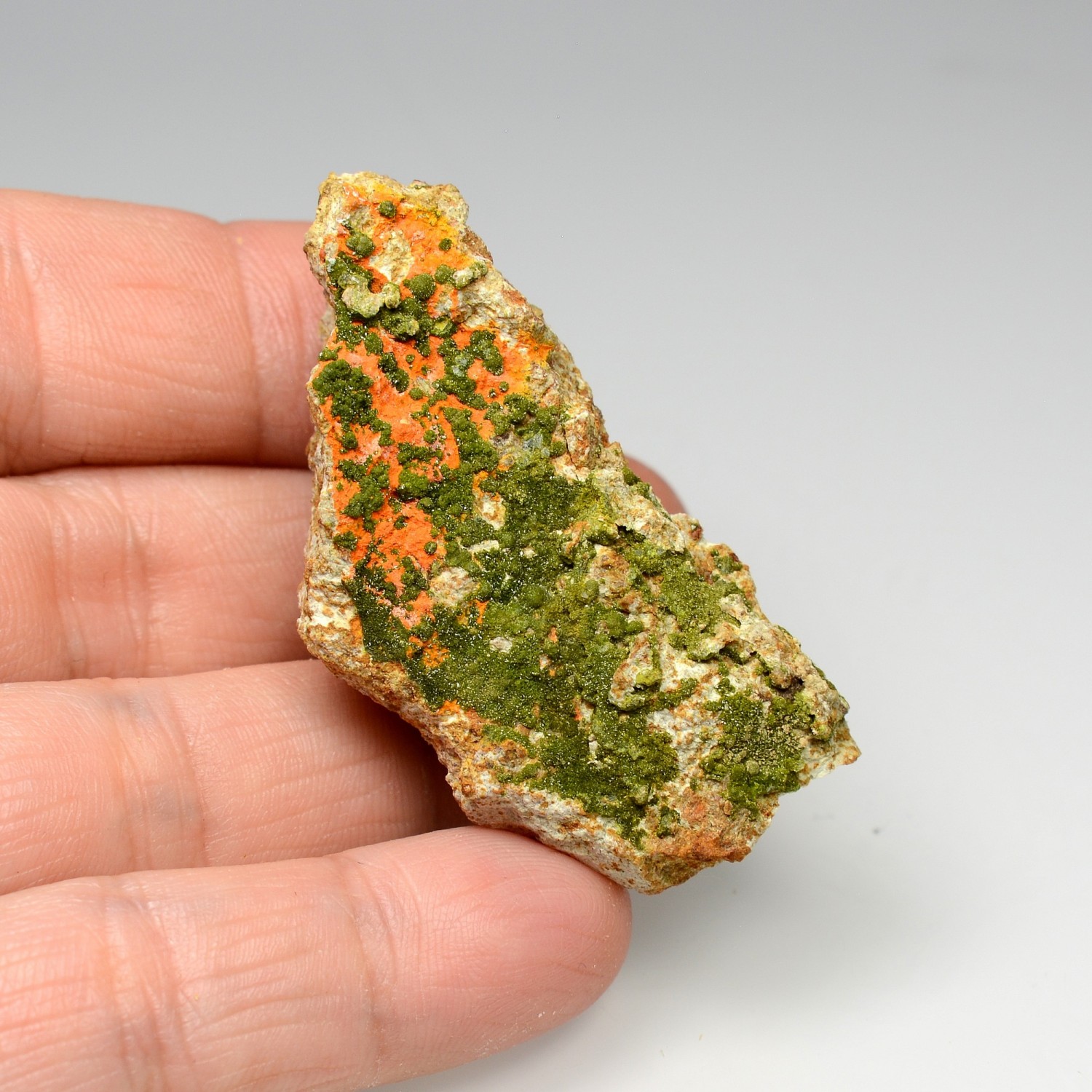 Pyromorphite et crocoïte - Nontron, Dordogne, France