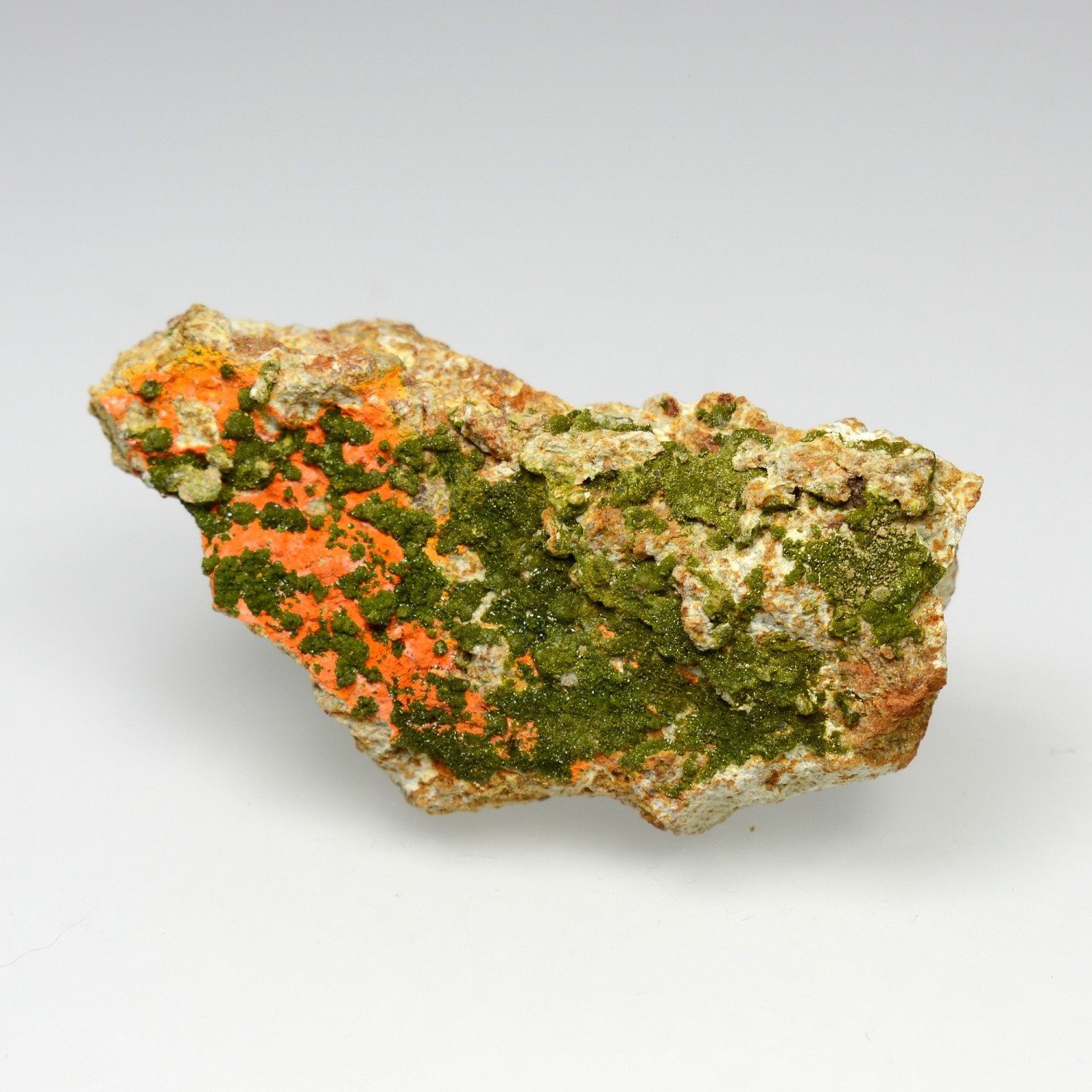 Pyromorphite and crocoïte - Nontron, Dordogne, France