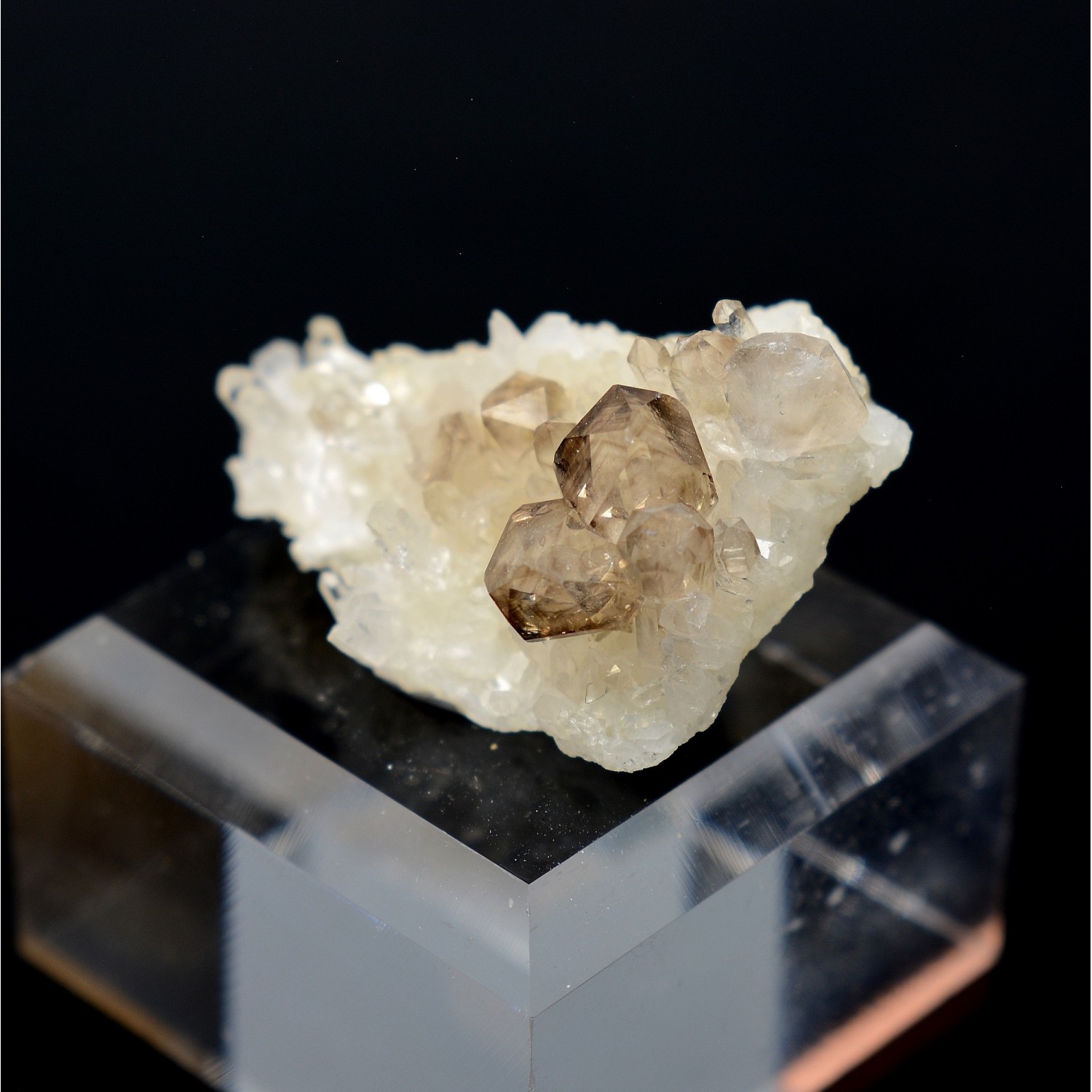 Smoky quartz on quartz - Brest bay, Finistère, France