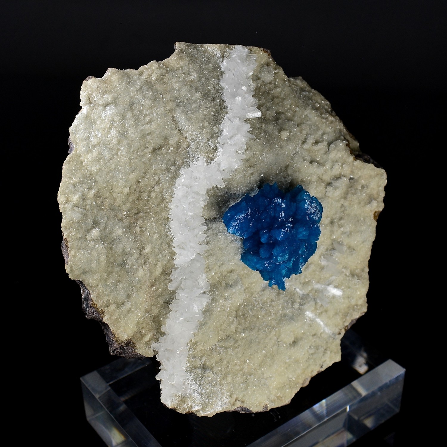 Cavansite et stilbite sur heulandite - Carrières Wagholi, Poona, Inde