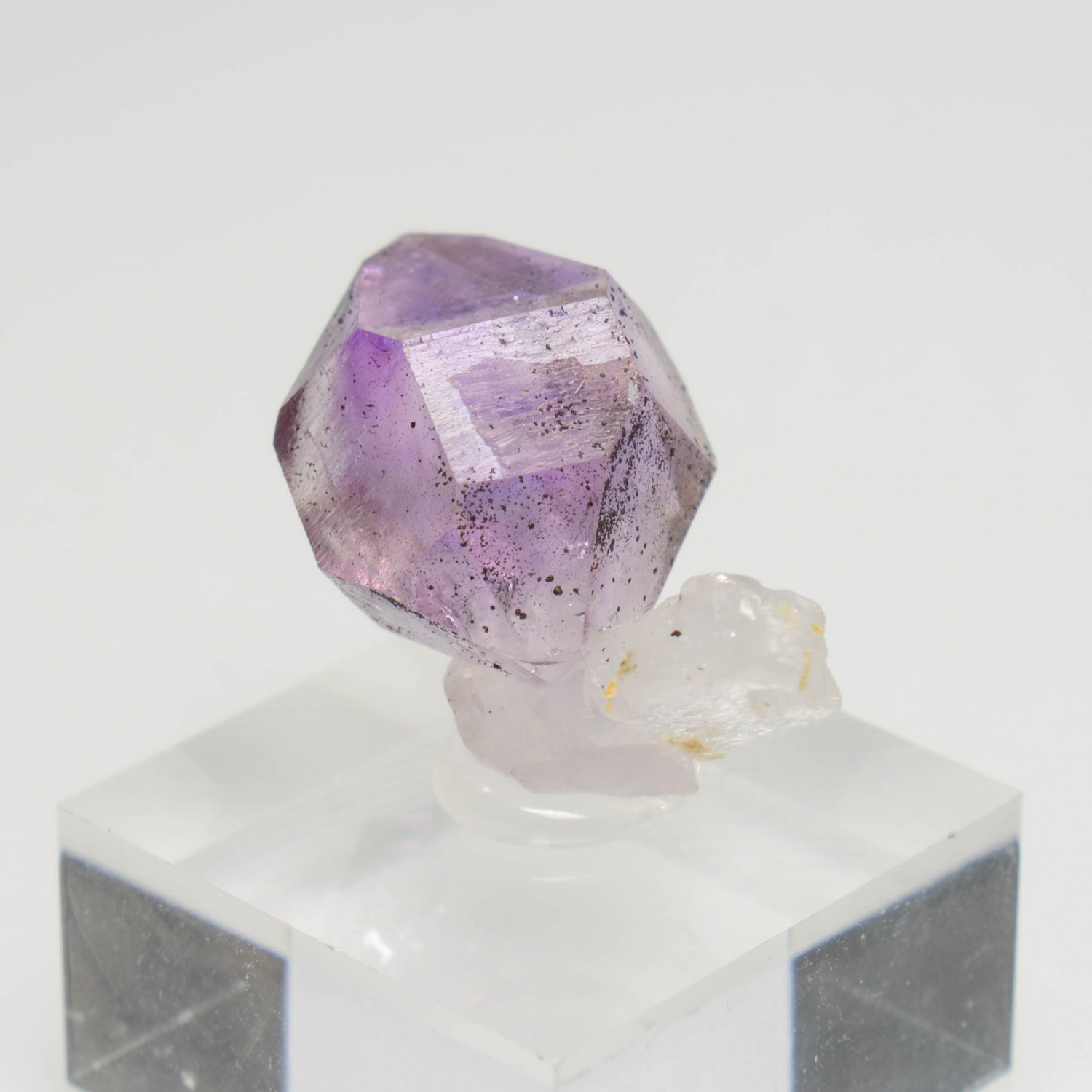 Quartz améthyste - Maro Vaolavo, Addilamena, Taomasina, Madagascar