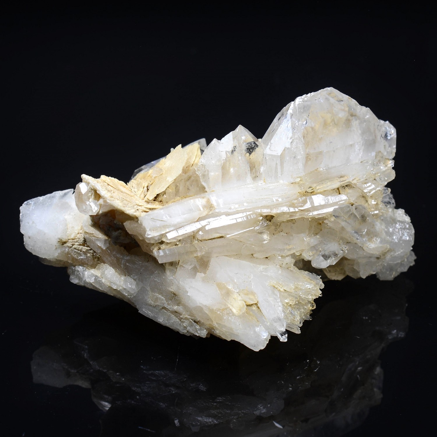 Faden quartz with calcite - La Table, Savoie, France