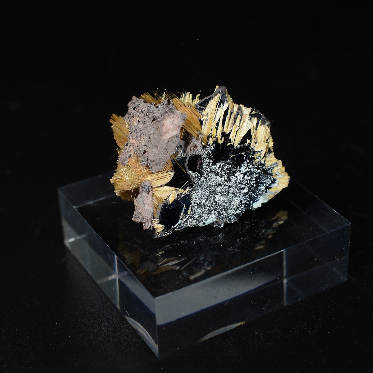 Rutile et hématite - Novo Horizonte, Bahia, Brésil