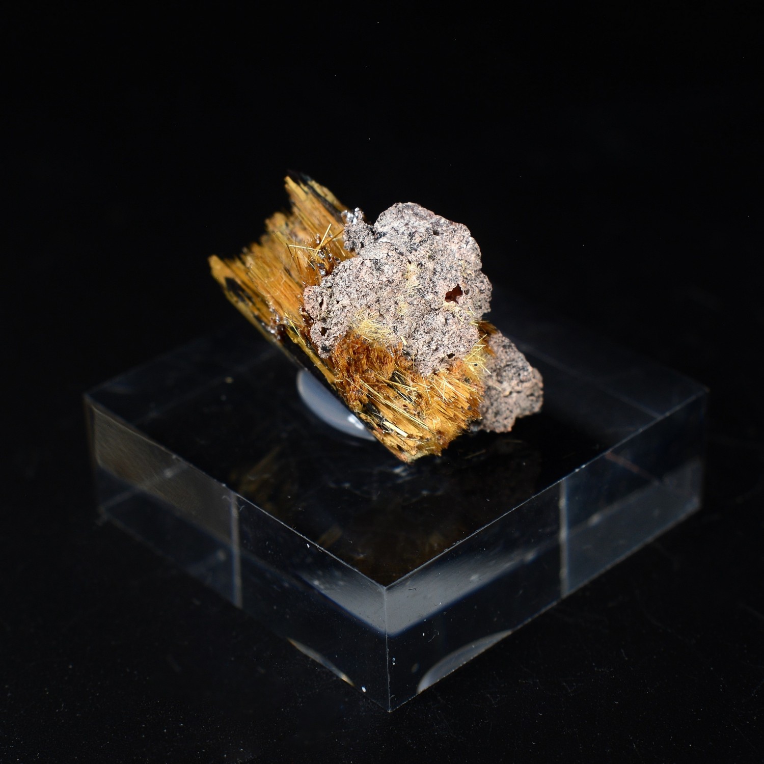 Rutile et hématite - Novo Horizonte, Bahia, Brésil