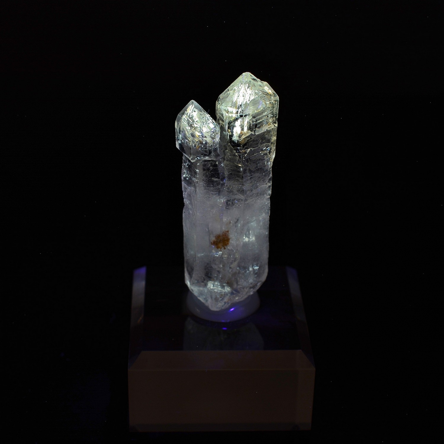 Firefly quartz with petroleum inclusions - Madirobe, Madagascar