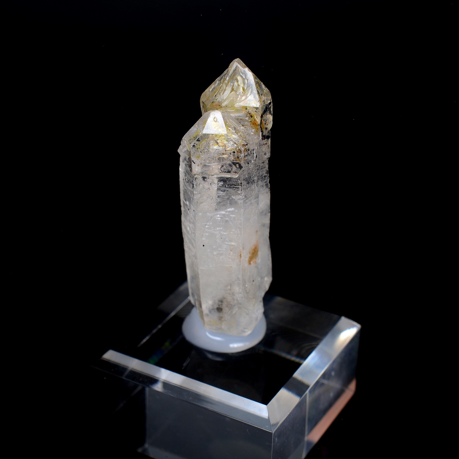 Firefly quartz with petroleum inclusions - Madirobe, Madagascar