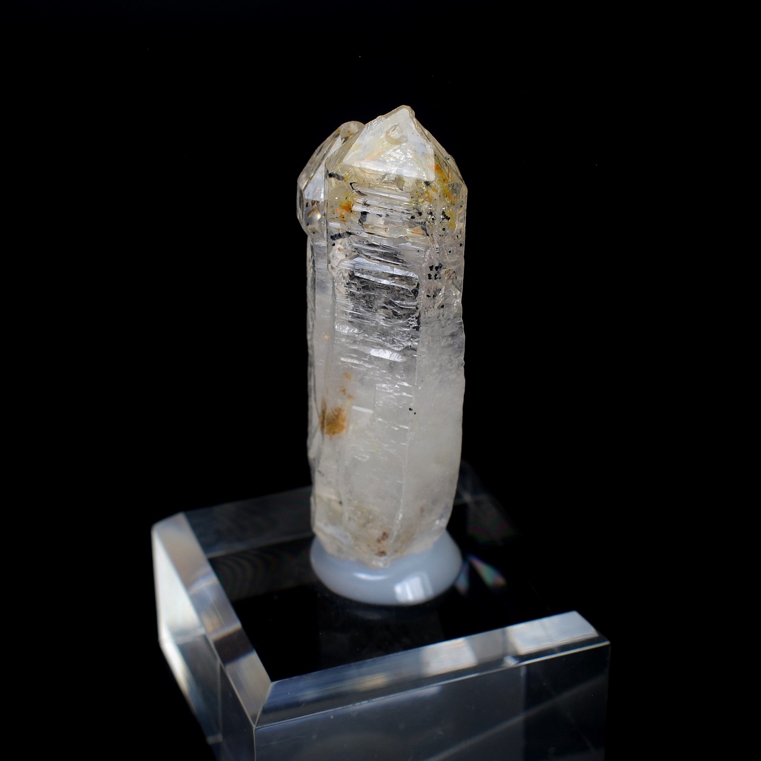 Firefly quartz with petroleum inclusions - Madirobe, Madagascar