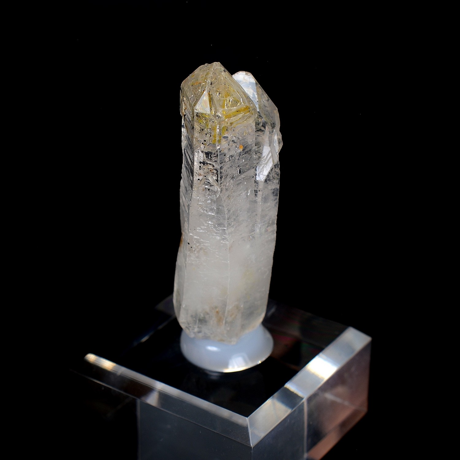 Quartz à inclusions de pétrole - Madirobe, Madagascar