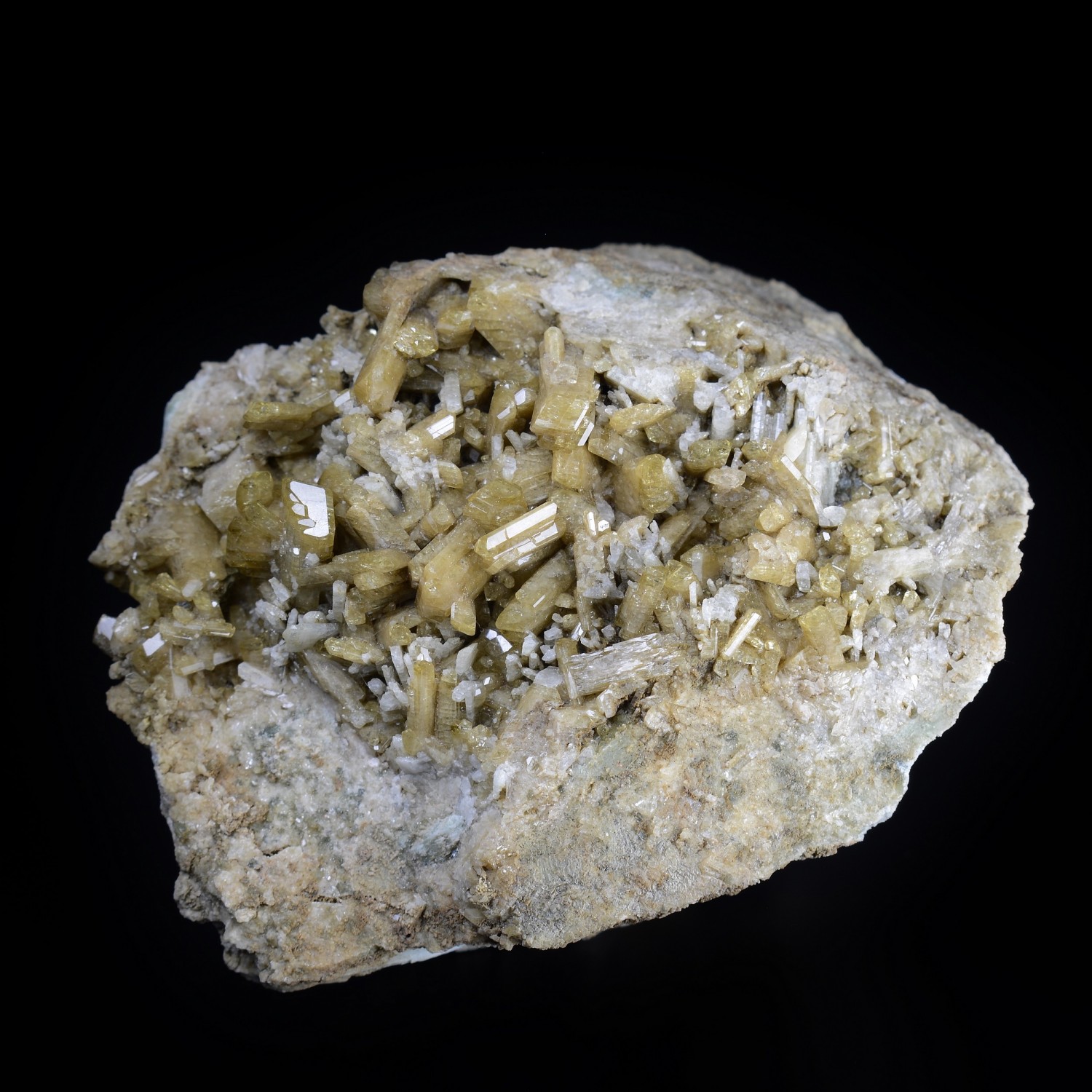 Epidote and diopside - Aosta Valley, Italy.