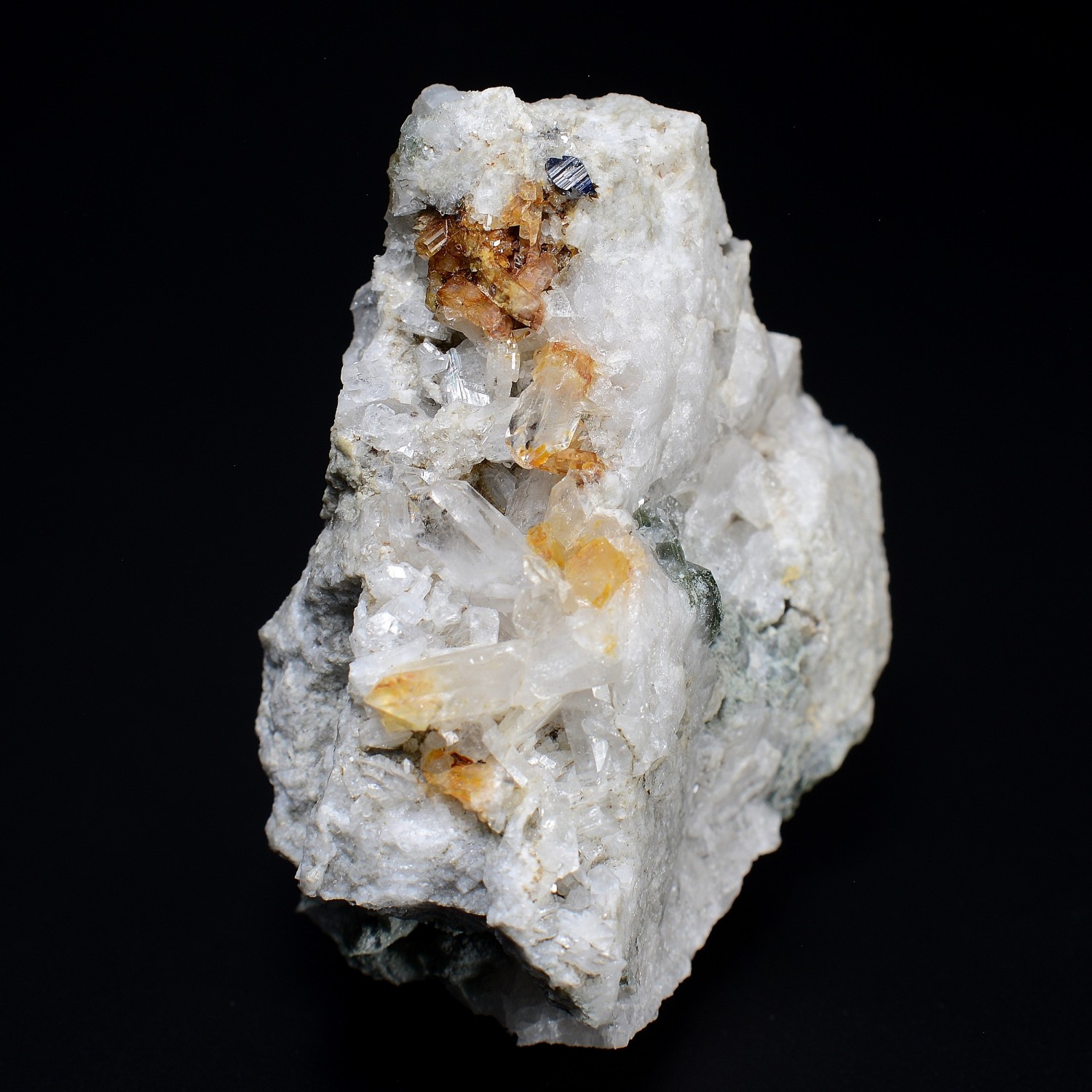 Quartz, anatase - Grandes Rousses massif, Isère, France.