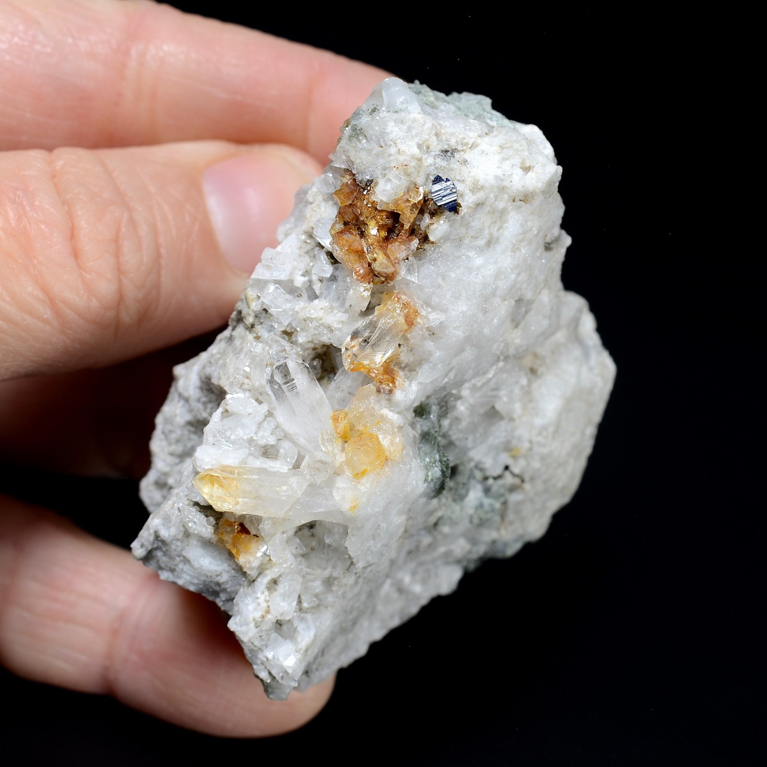 Quartz, anatase - Grandes Rousses massif, Isère, France.