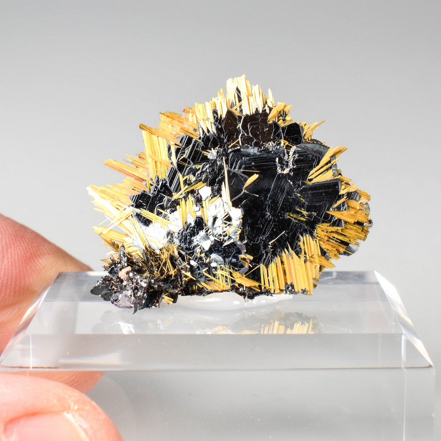 Rutile et hématite - Novo Horizonte, Bahia, Brésil