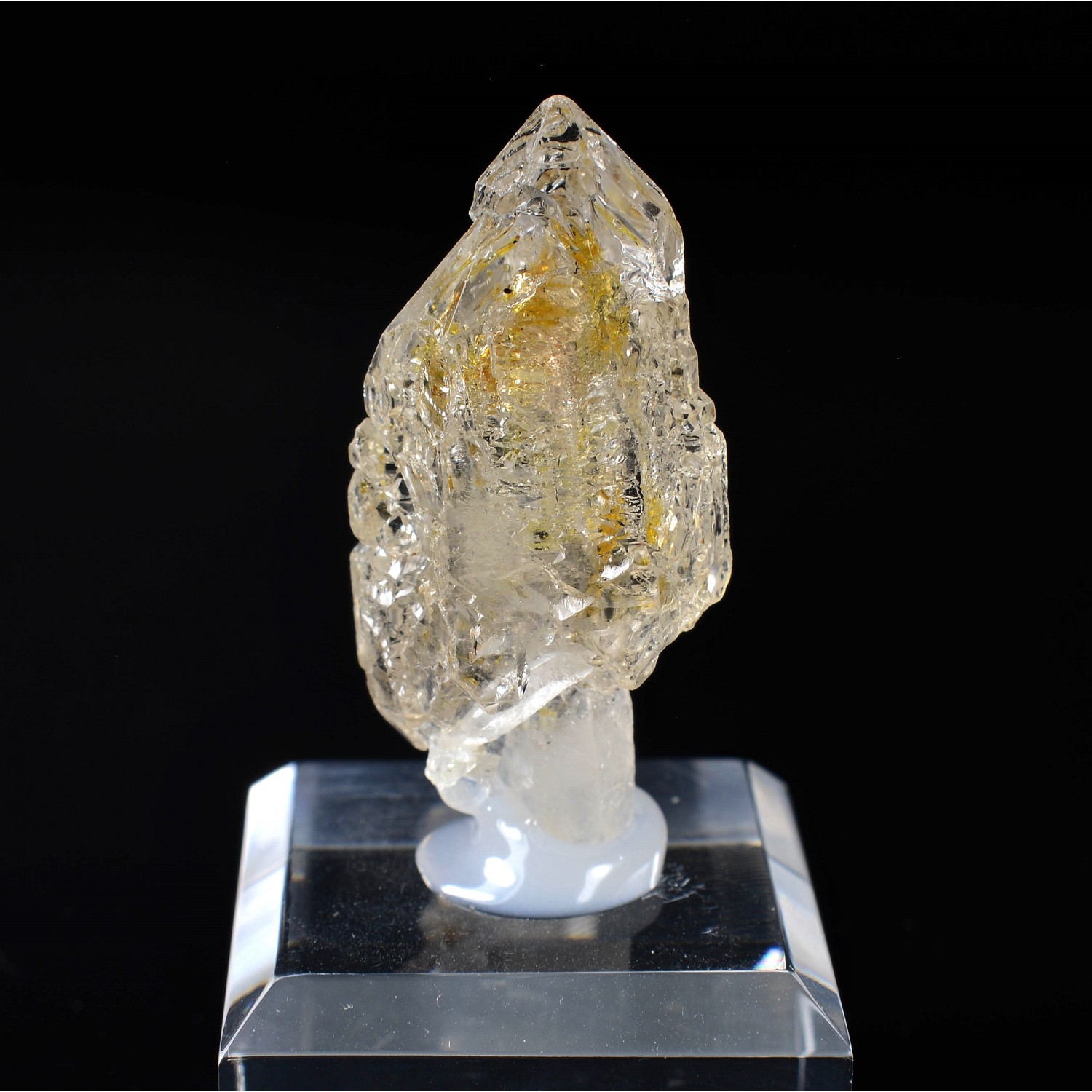 Quartz à inclusions de pétrole - Madirobe, Madagascar