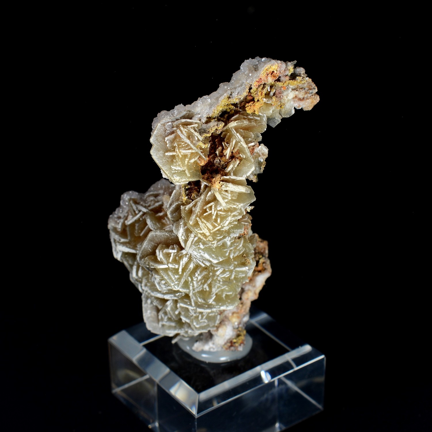 Barite, calcite, mimetite, minium - Chah Milleh mine, Anarak, Isfahan, Persia