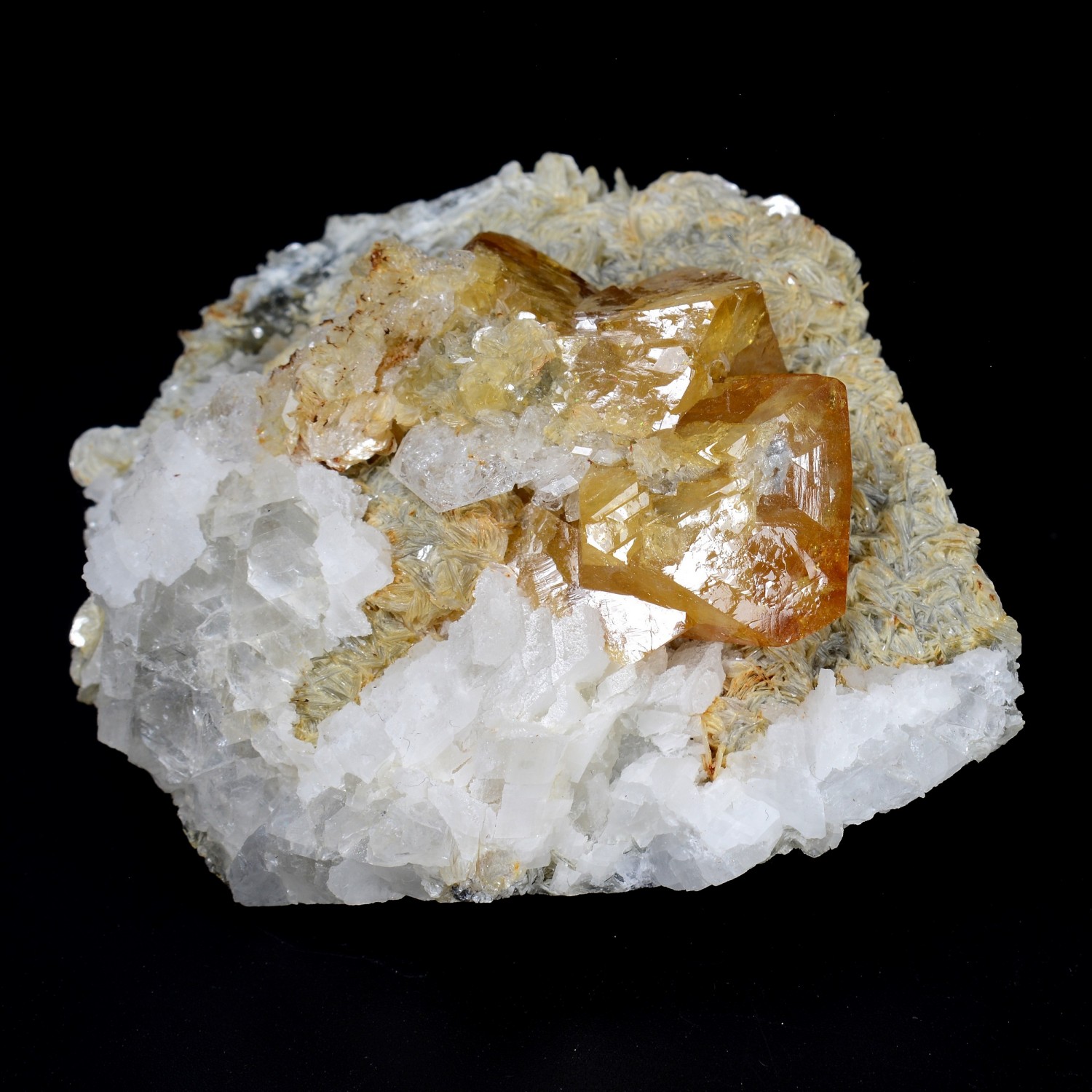 Scheelite, goshenite - Xuebaoding mounts, Pingwu, Sichuan, China