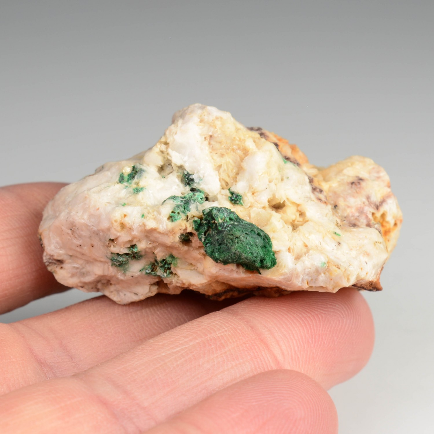 Malachite on barite - Font d'Arques, Lieuran-Cabrières, Hérault, France