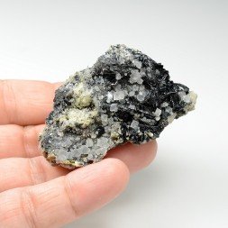Fluorine et hématite - Face Sud des Droites, massif du Mont-Blanc, Haute-Savoie, France
