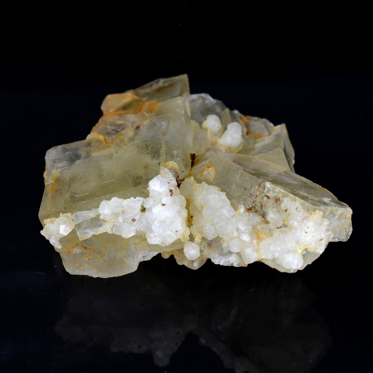 Fluorite, calcite - Peyrebrune,  Tarn, France