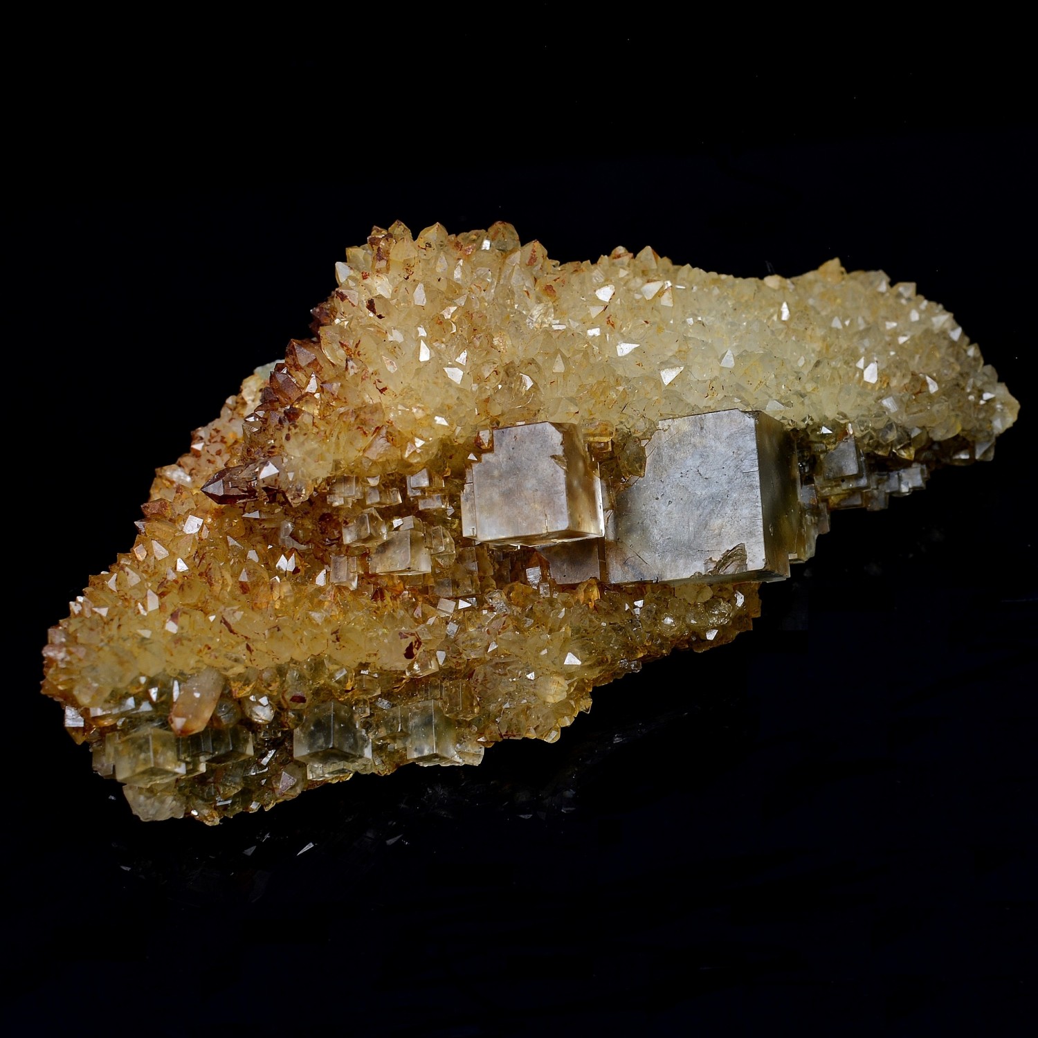 Fluorine et quartz - Pratclaux, Haute-Loire, France