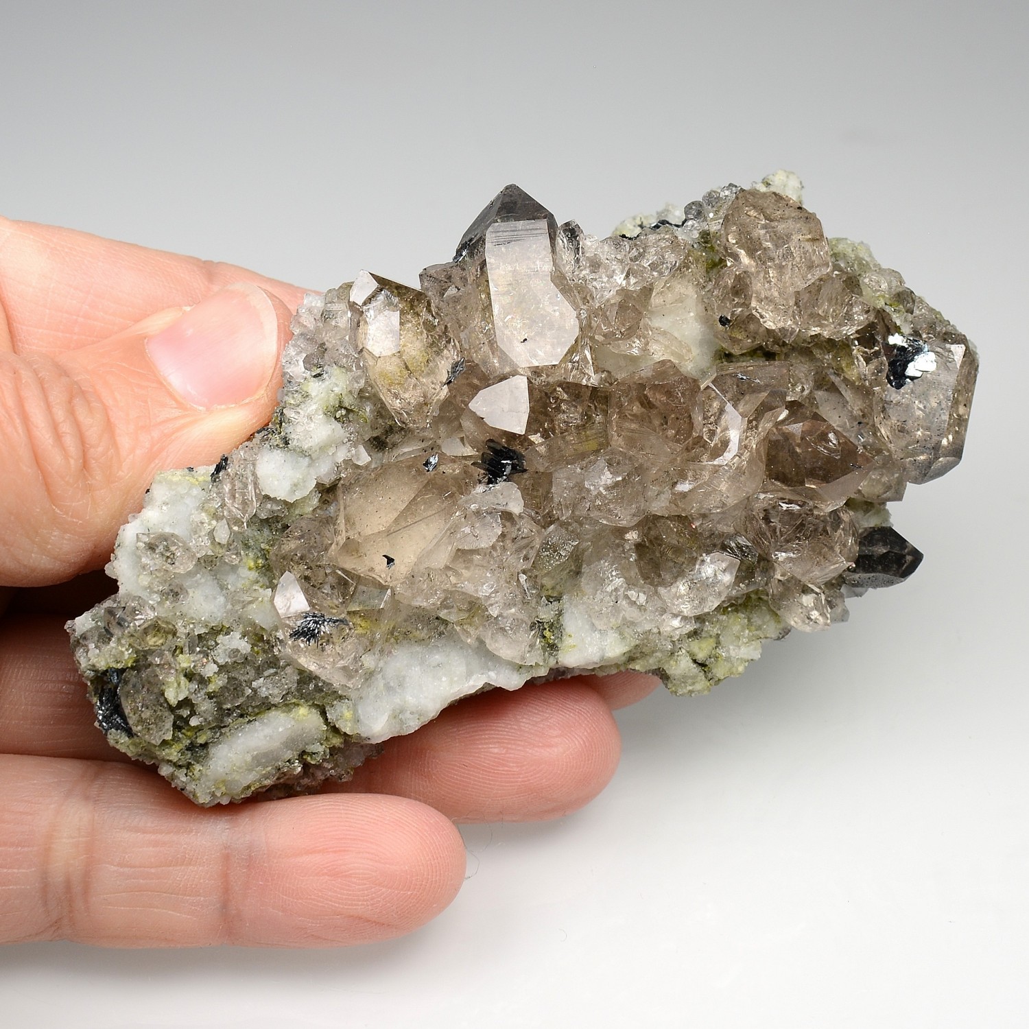Quartz, fluorine, hématite - Face Sud des Droites, massif du Mont-Blanc, Haute-Savoie, France