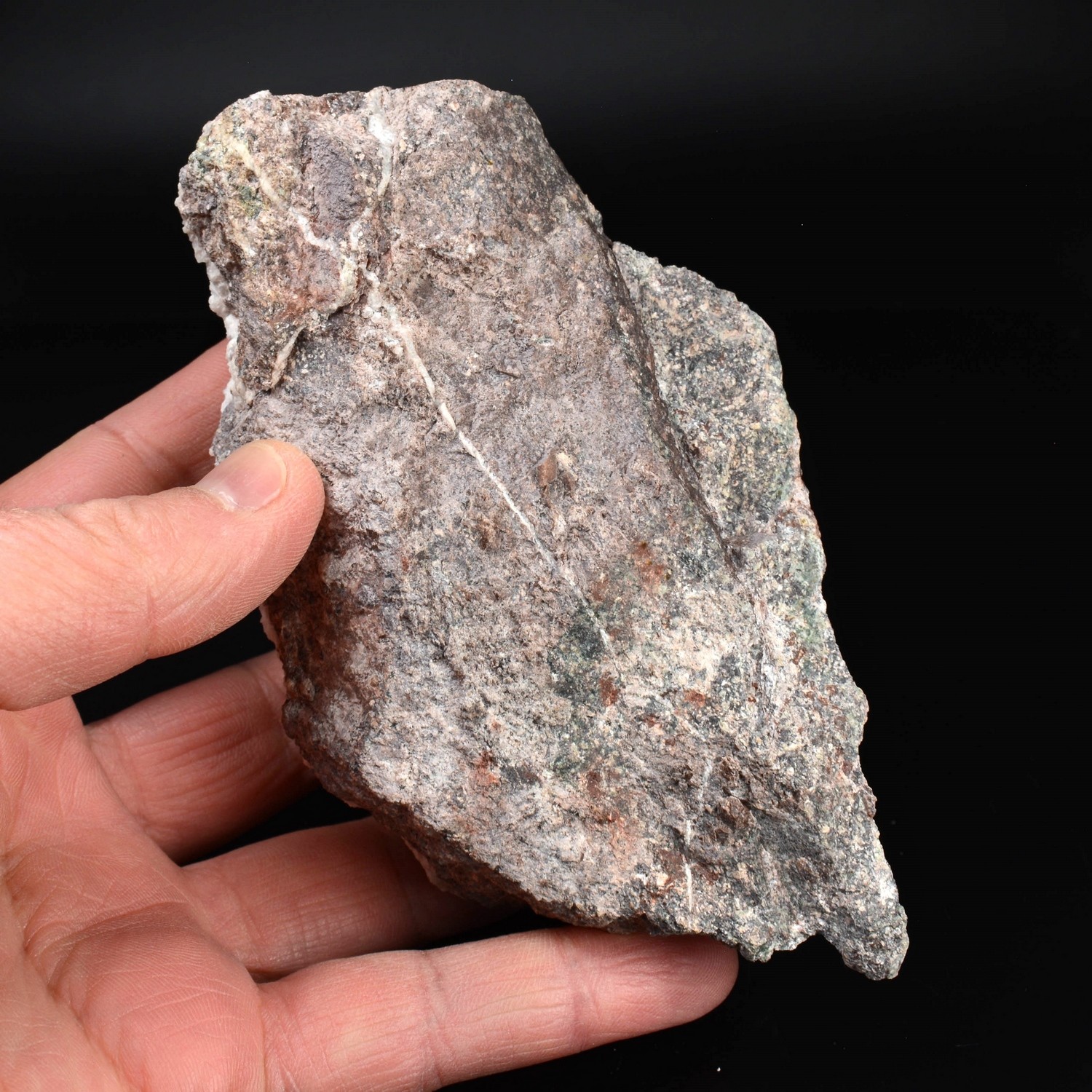 Analcime, quartz - Port d'Agrès, Aveyron, France
