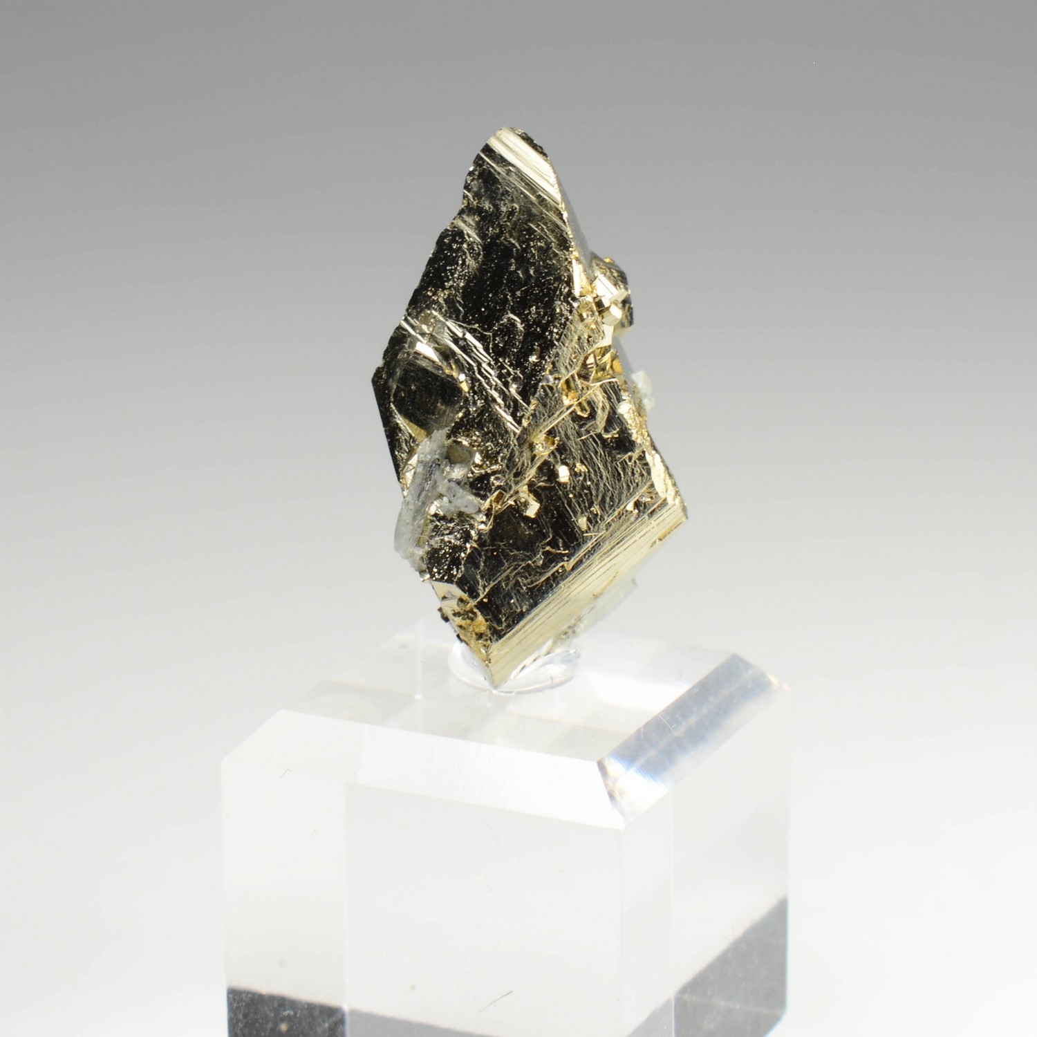 Rhombohedral pyrite - Borieva mine, Madan, Bulgaria