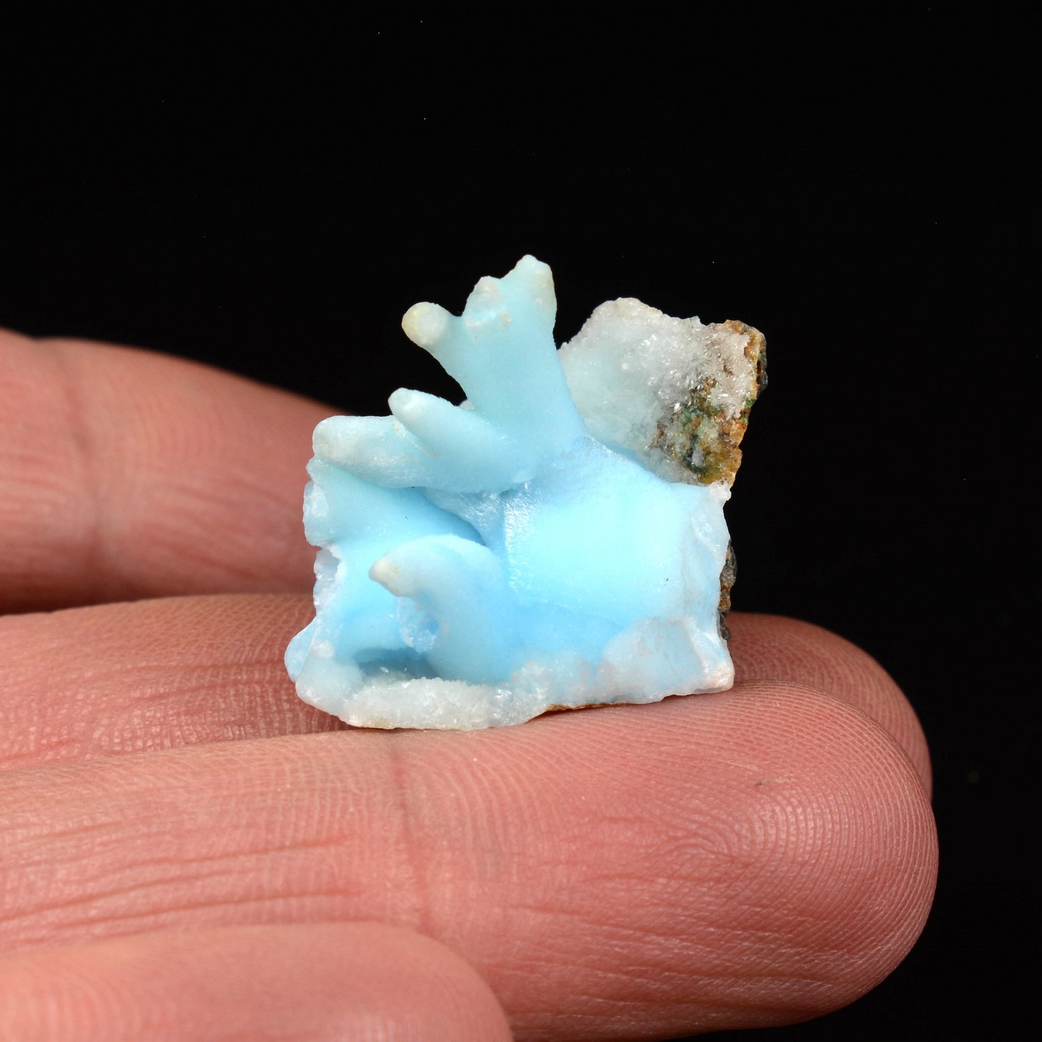 Blue aragonite - Dongshuang mine, Yunan province, China