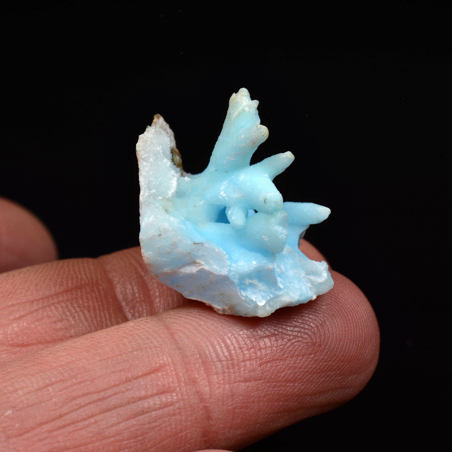 Blue aragonite - Dongshuang mine, Yunan province, China