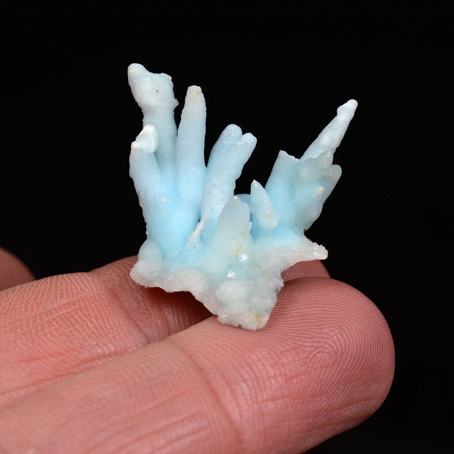 Blue aragonite - Dongshuang mine, Yunan province, China